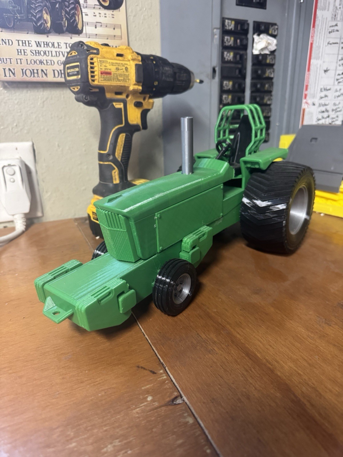 1/16th Pulling tractor - New Generation Green