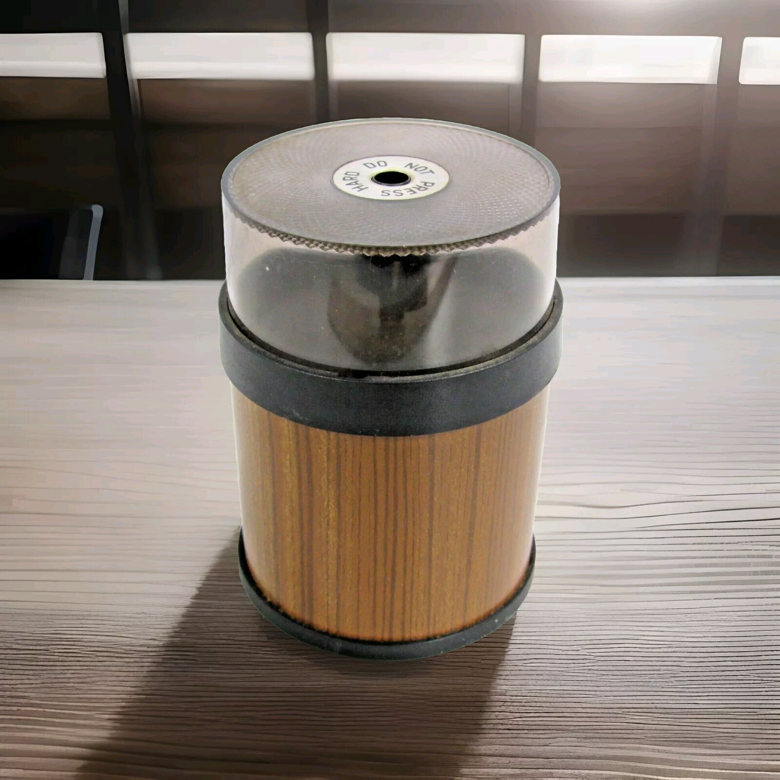 Vintage Retro Push Cordless Electric Pencil Sharpener Round Wood Grain -hh