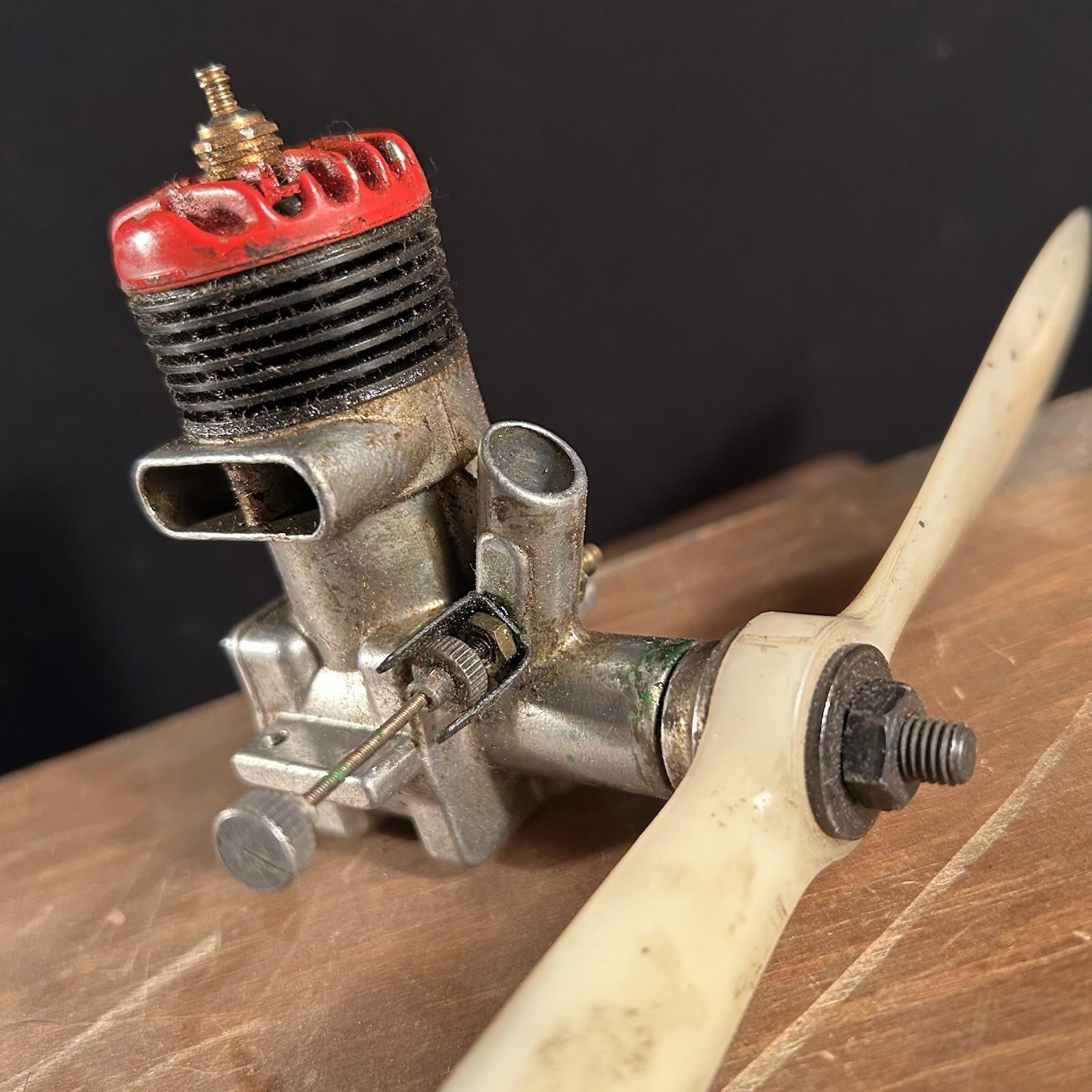 Vintage McCoy 35 Red Head Nitro Gas Glow Airplane Engine w Prop Propeller