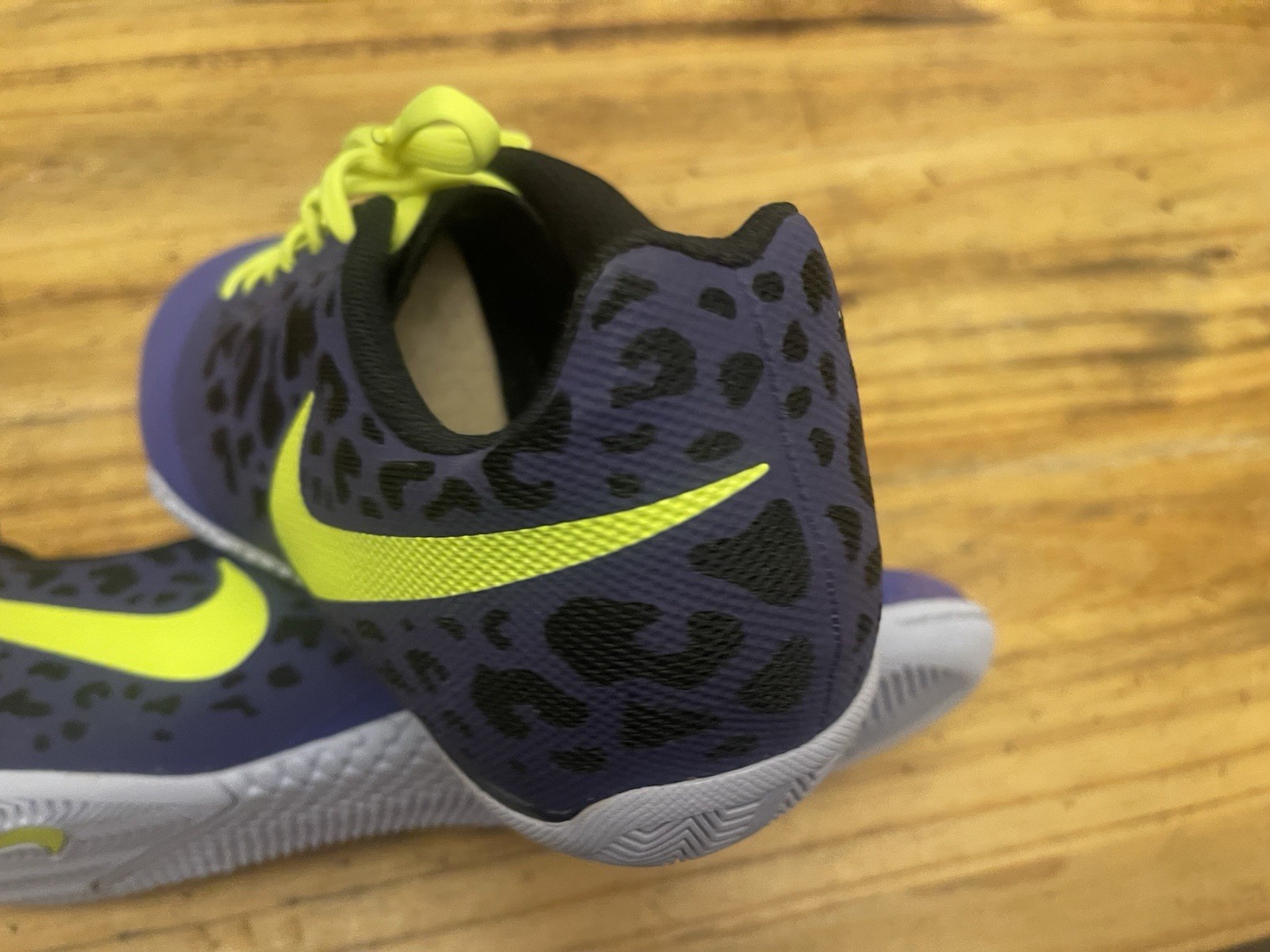Nike Elastico Pro II Mens Size 9.5 Purple Soccer Turf Shoes Low Top 580455-575