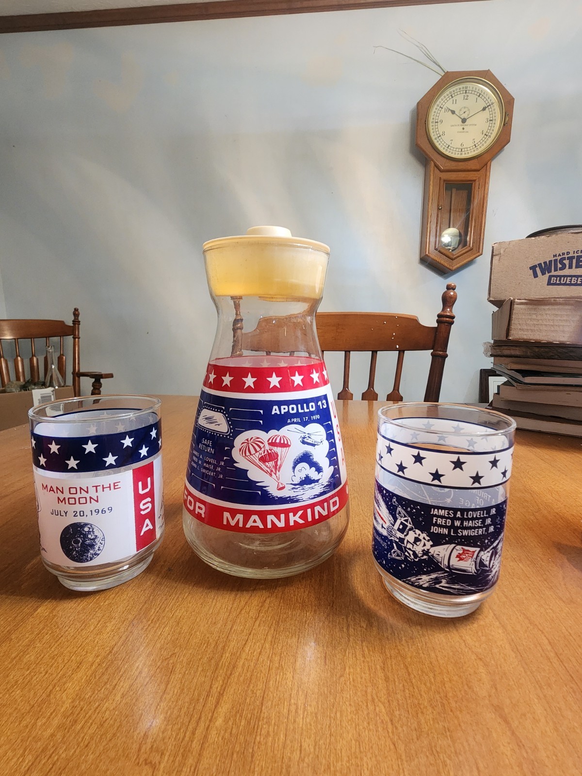VTG NASA Apollo Space Moon Missions Collectors Ed 69’ Glass Juice Carafe  &