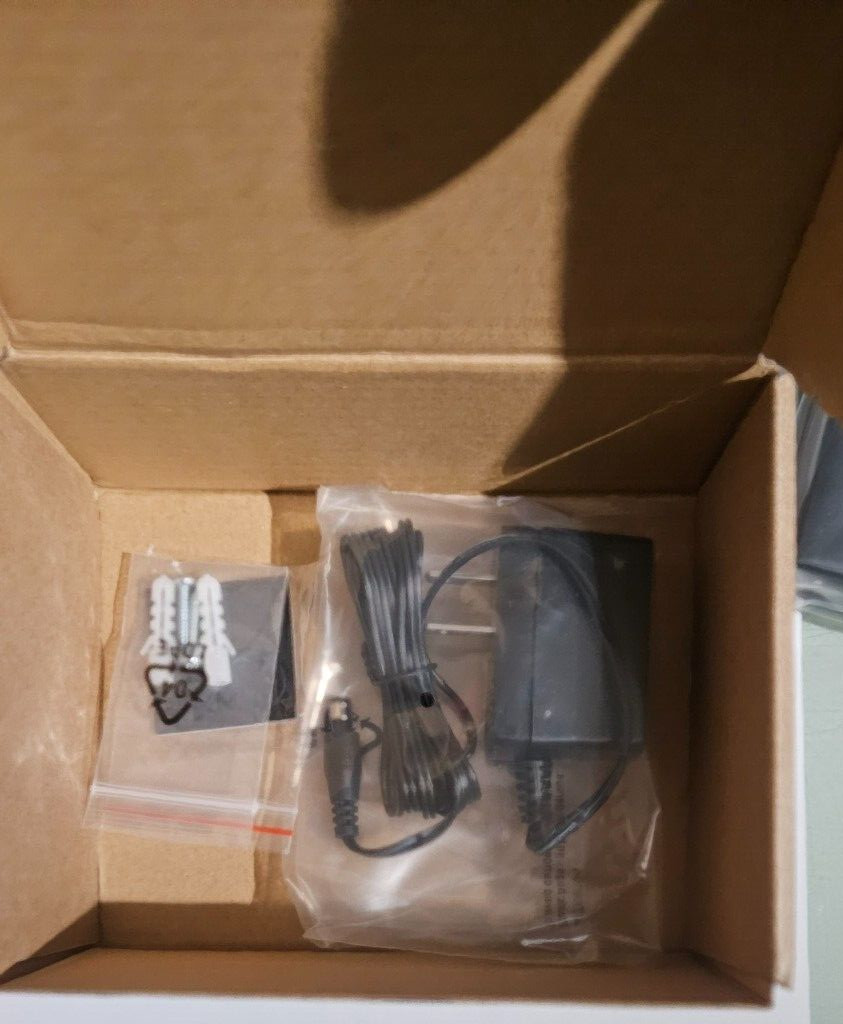 LINKSYS LGS105 5 PORT GIGABIT ETHERNET SWITCH NEW open box