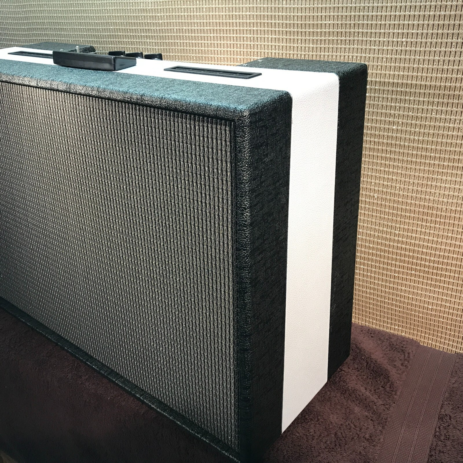 Univox 2x12 Custom Combo Guitar Amplifier (Amp) U-235