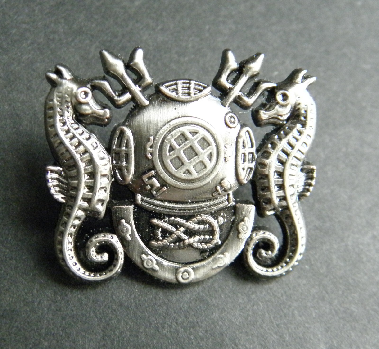 MASTER NAVY DIVER DIVE REGULAR LAPEL PIN BADGE 1.1 INCHES