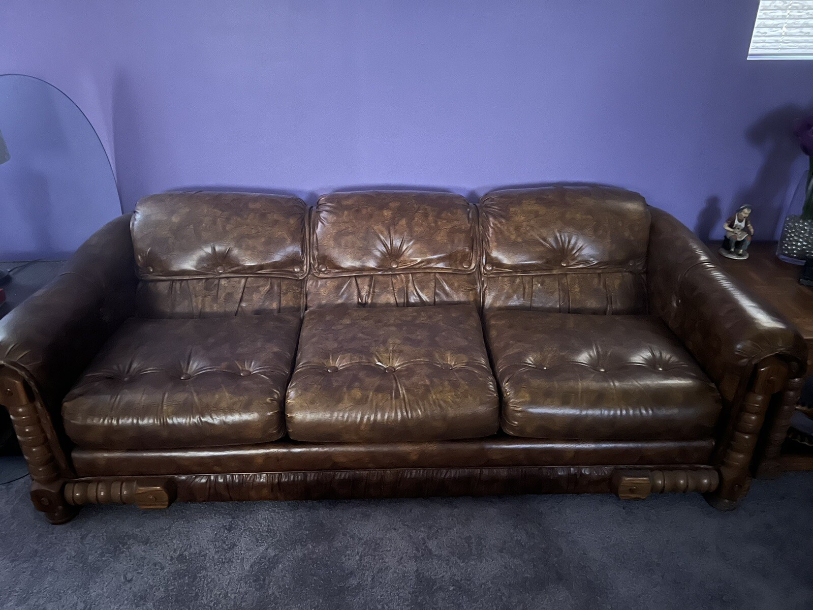 Leather Couches With Tables