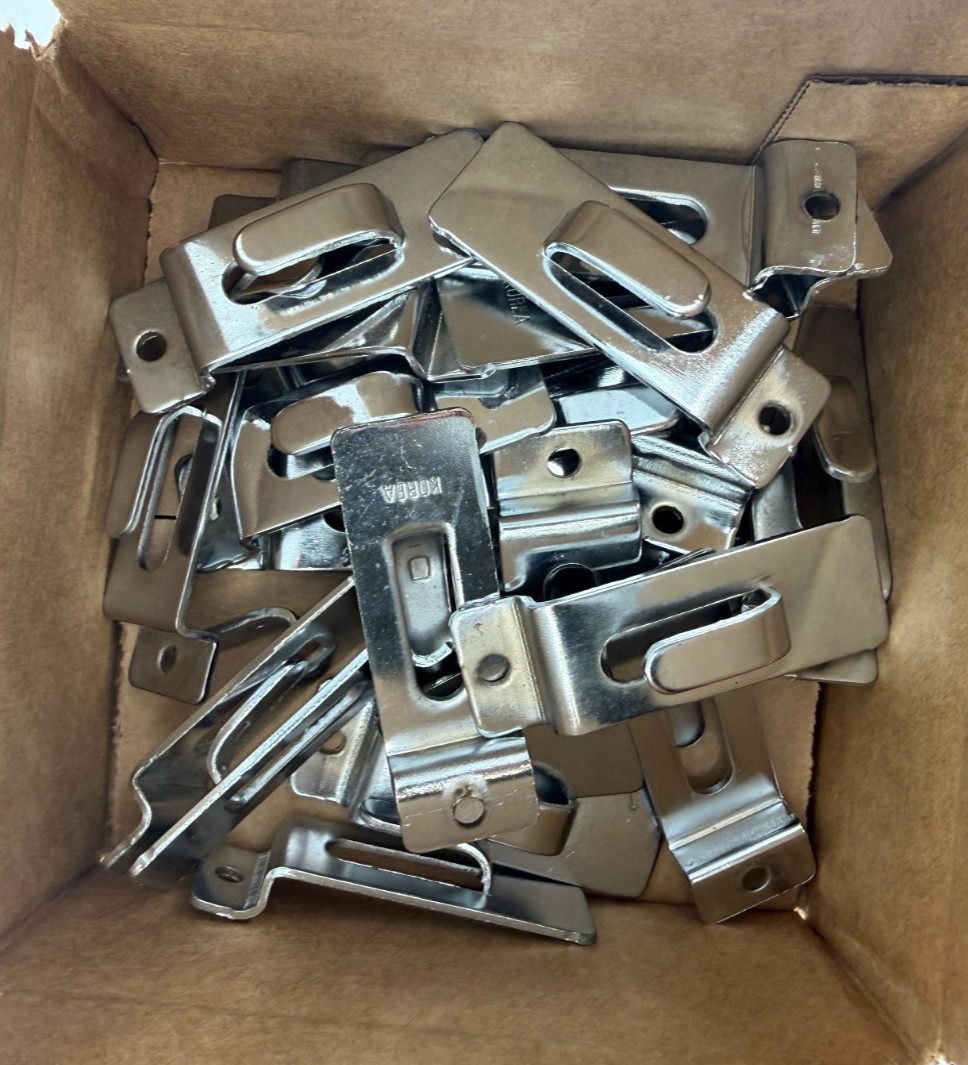 Lot of 25 Notch Hooks Hook Slatwall Slat Wall Picture Frame Photo Hanger chrome