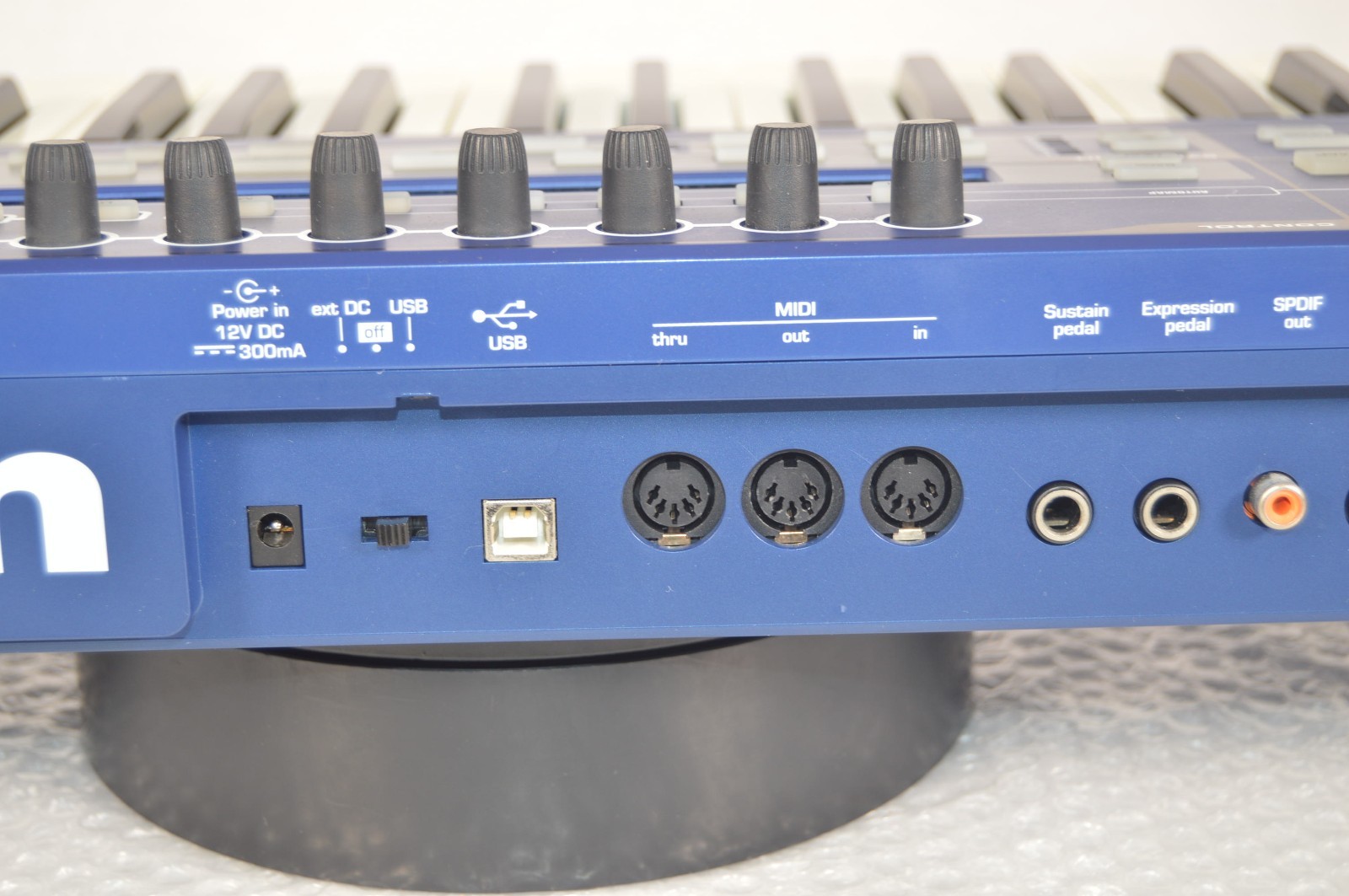 Novation ULTRANOVA Synthesizer Vocoder Blue Keyboard Tested W \ Soft Case Mic