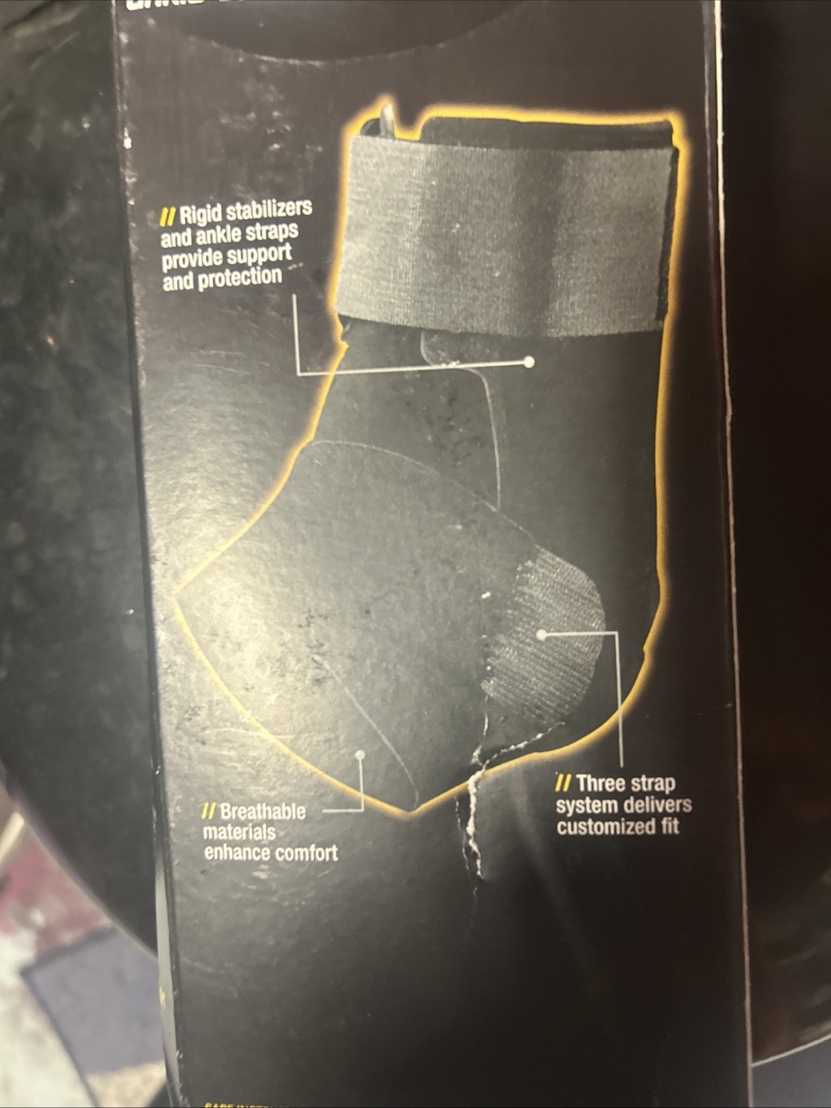 3M ACE Sport Deluxe Ankle Stabilizer, Adjustable Compression, Black