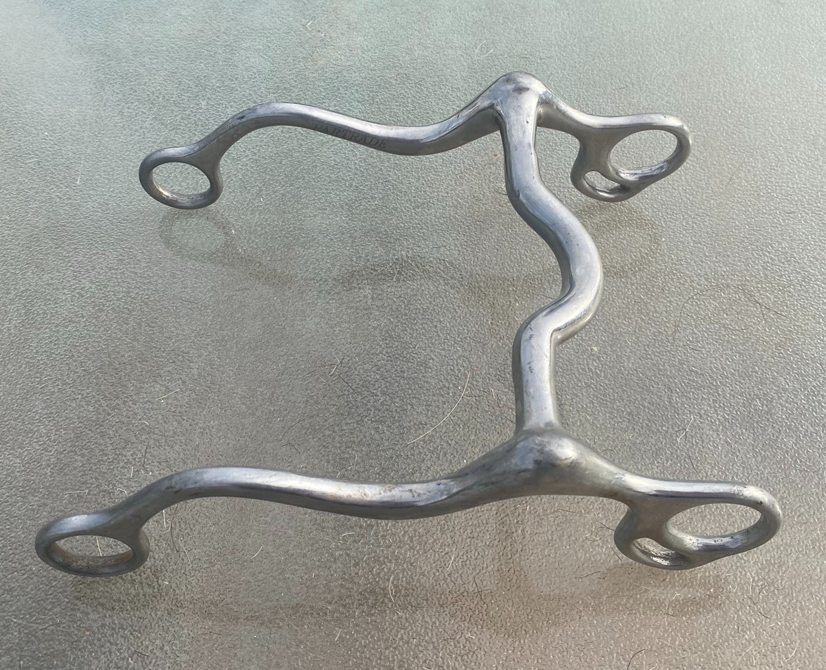 HORSE BIT - shanked center port - Partrade