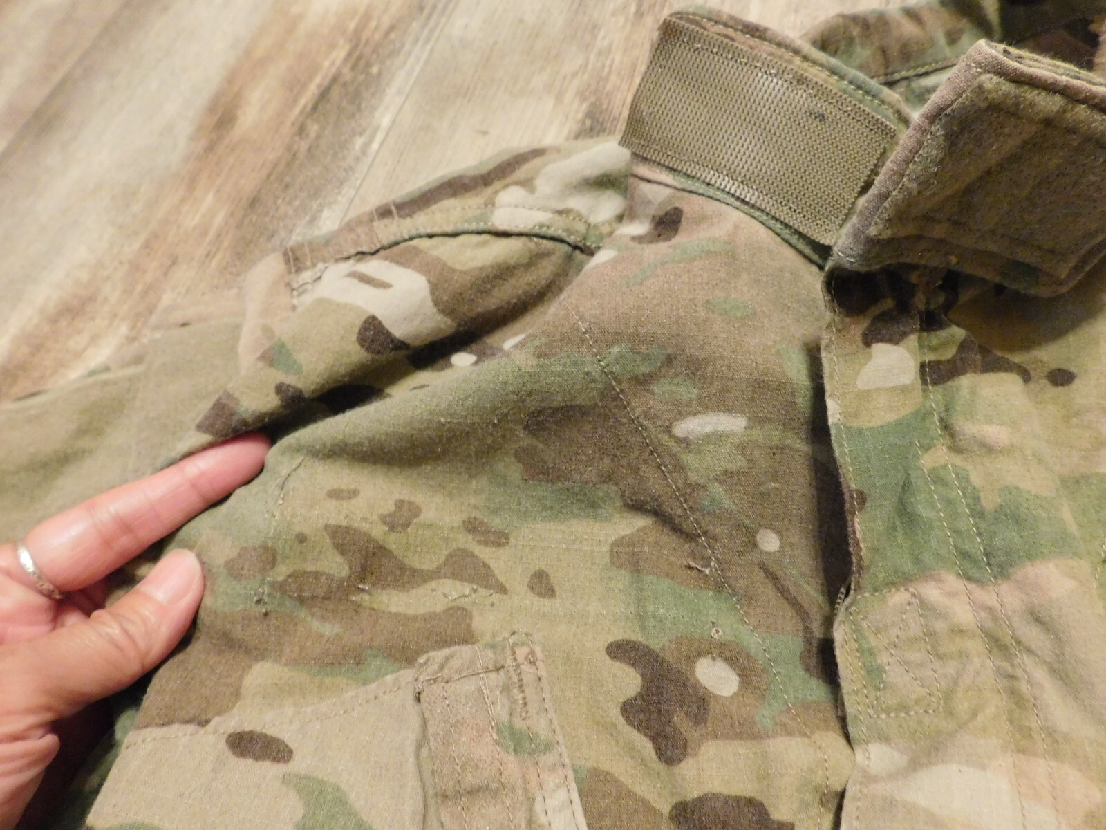 US AIR FORCE MULTICAM FLAME RESISTANT TOP COAT SIZE MED - SHORT