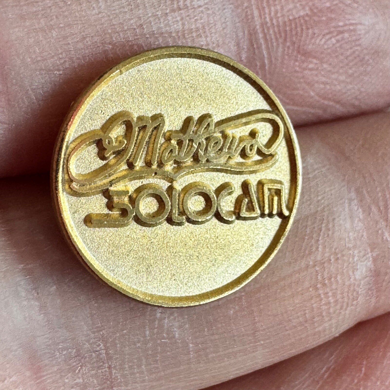 Mathews Solocam Logo Archery Hunting Compound Bow Lapel Pin Gold Tone Tie Tack