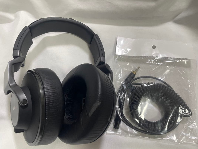 AKG K553 MKII Closed Back Studio Headphones Wired Over Ear Tested Japan Used JP