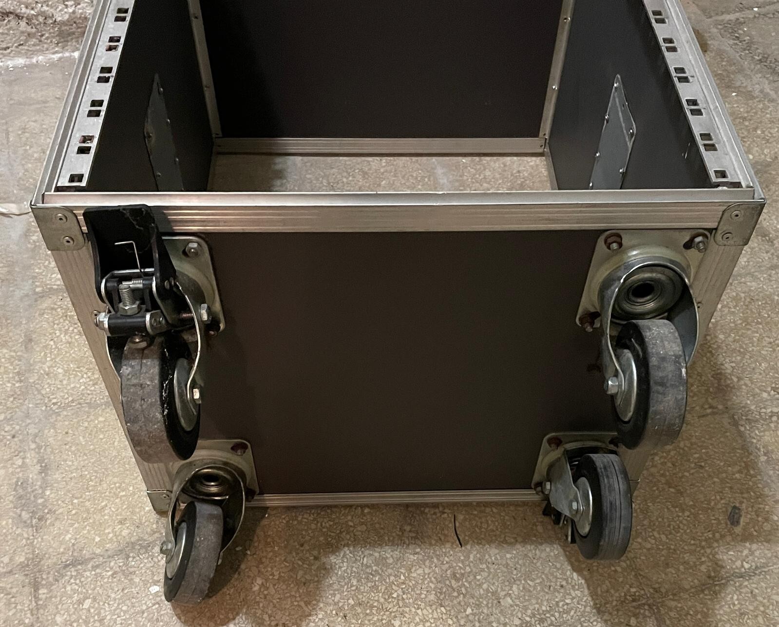 MOBILE PORTARACK WITH WHEELS
