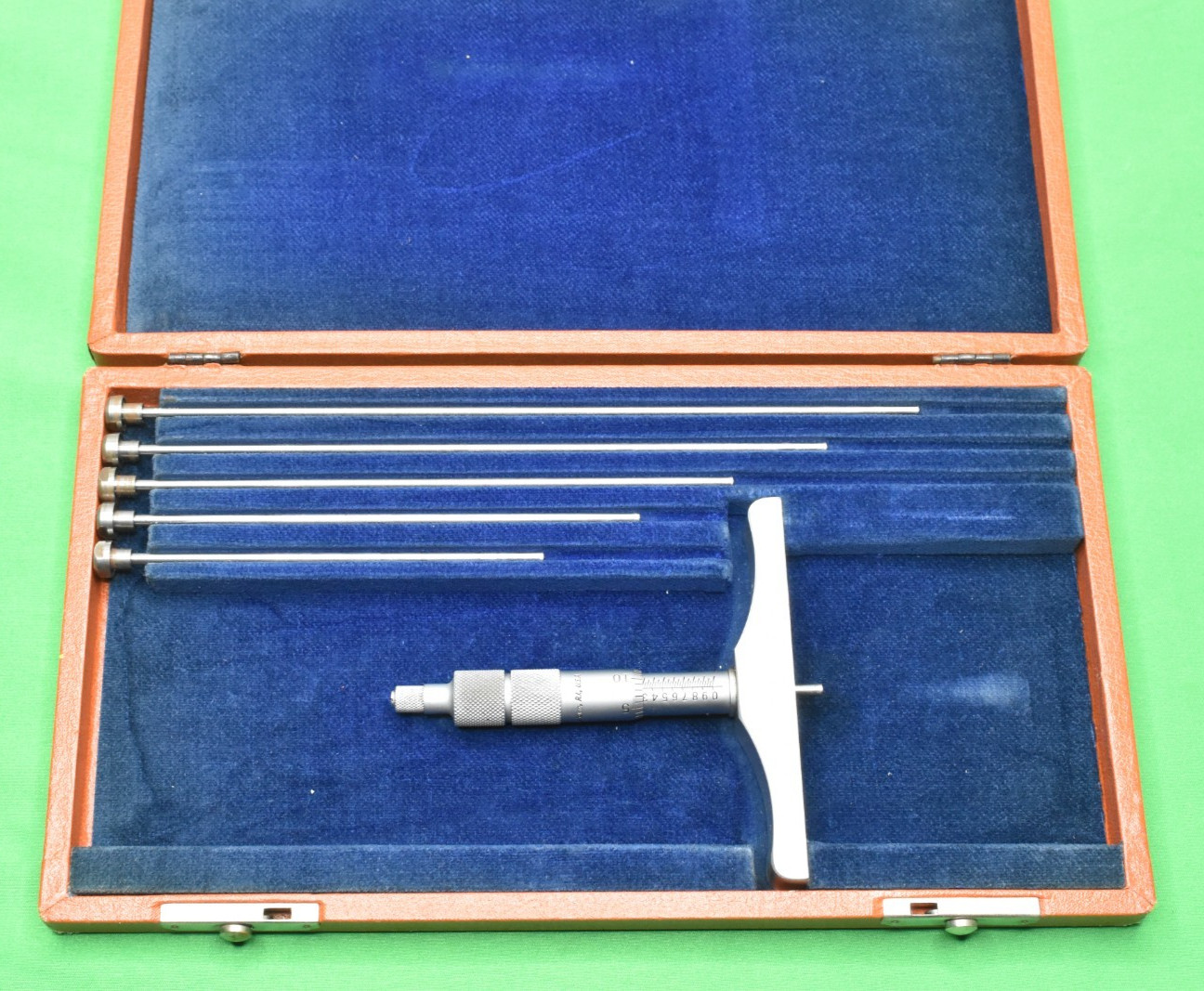 Vintage Brown & Sharpe 608 Depth Micrometer Set w Case