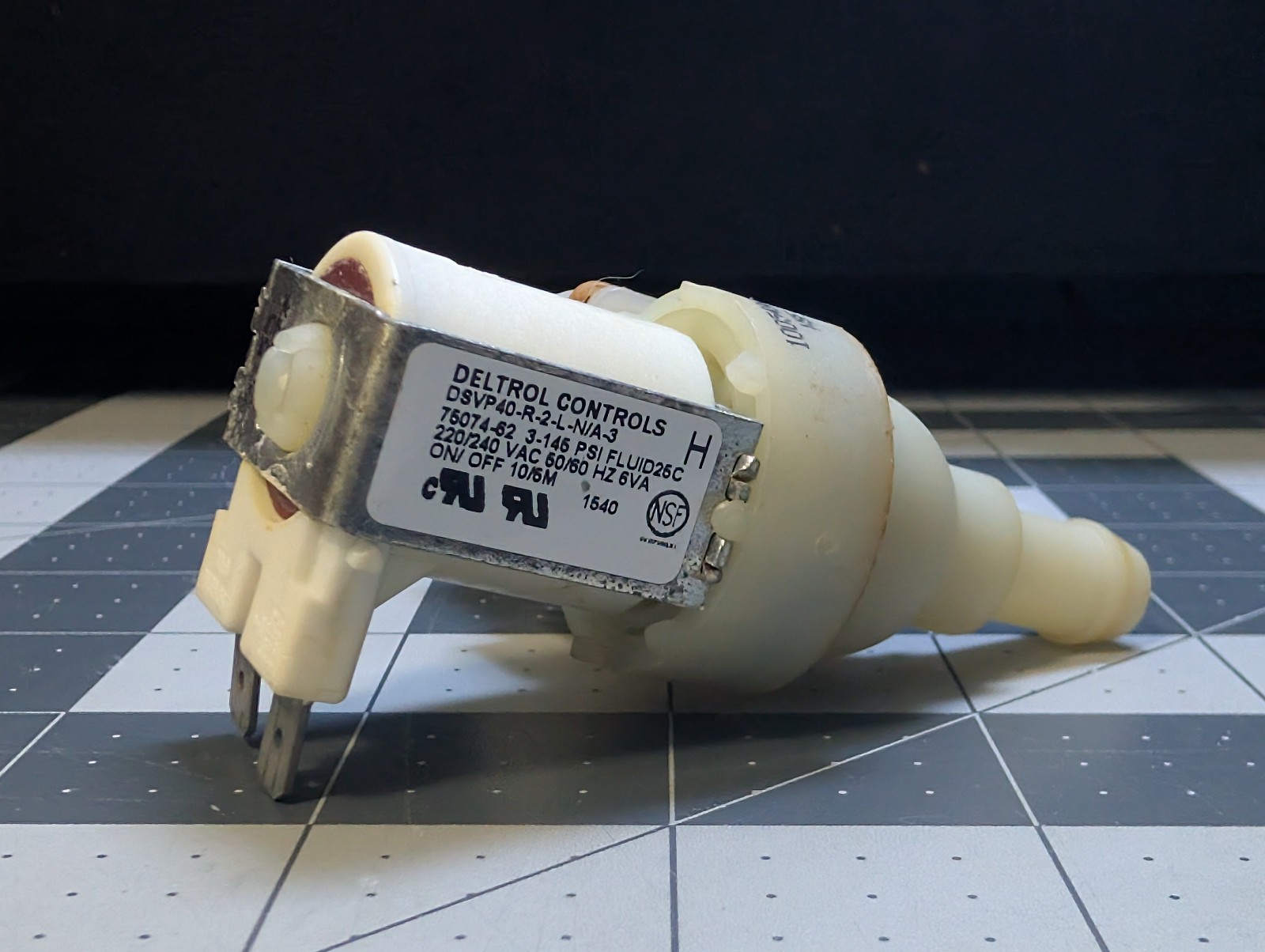 DELTROL CONTROLS DSVP40-R-2-L-N/A-3 75074-62 Solenoid Valve 220/240V 50/60HZ