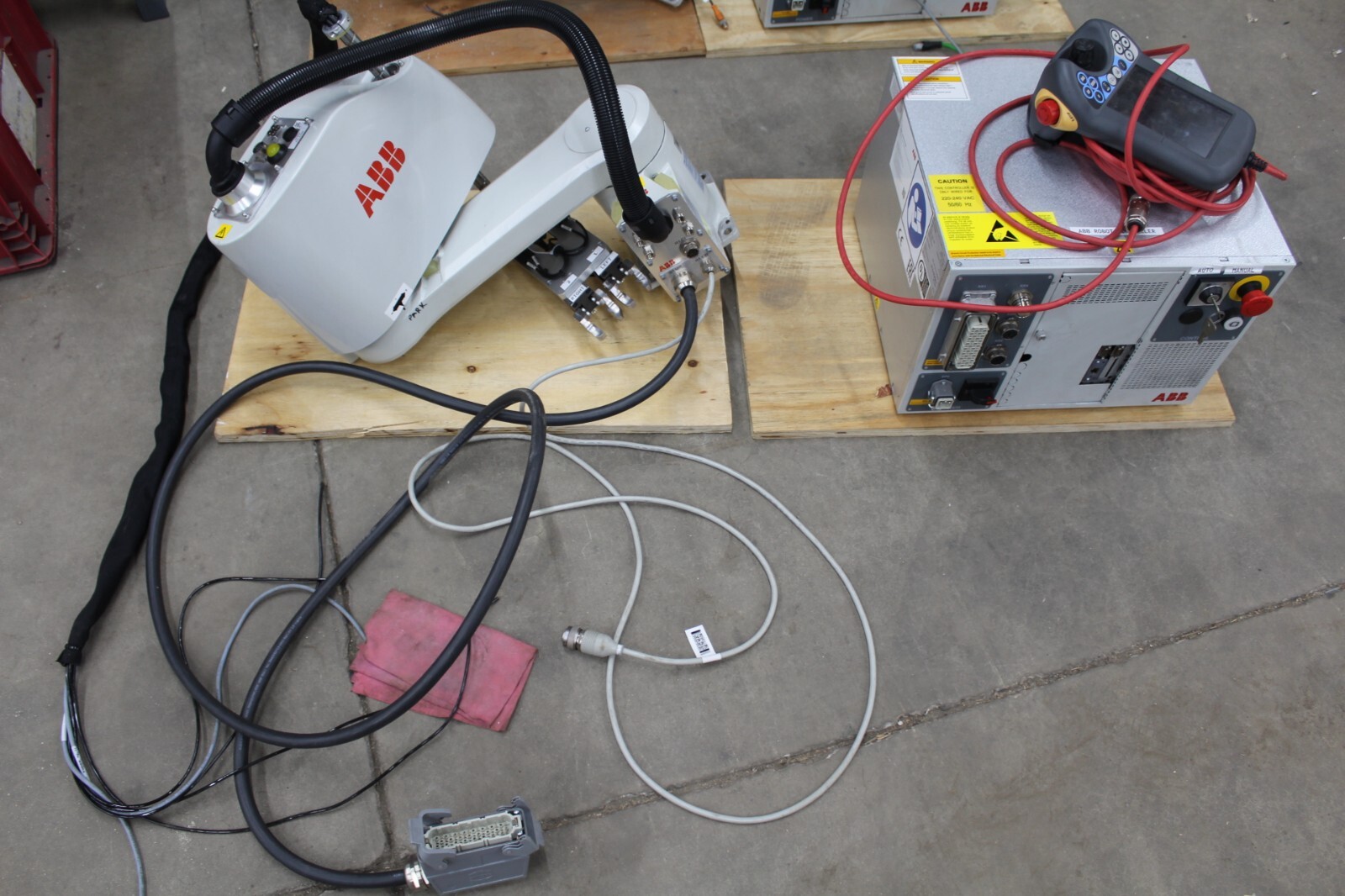 ABB Robot IRB910SC-3/0.65 W/ IRC5 Controller and Teach Pendant