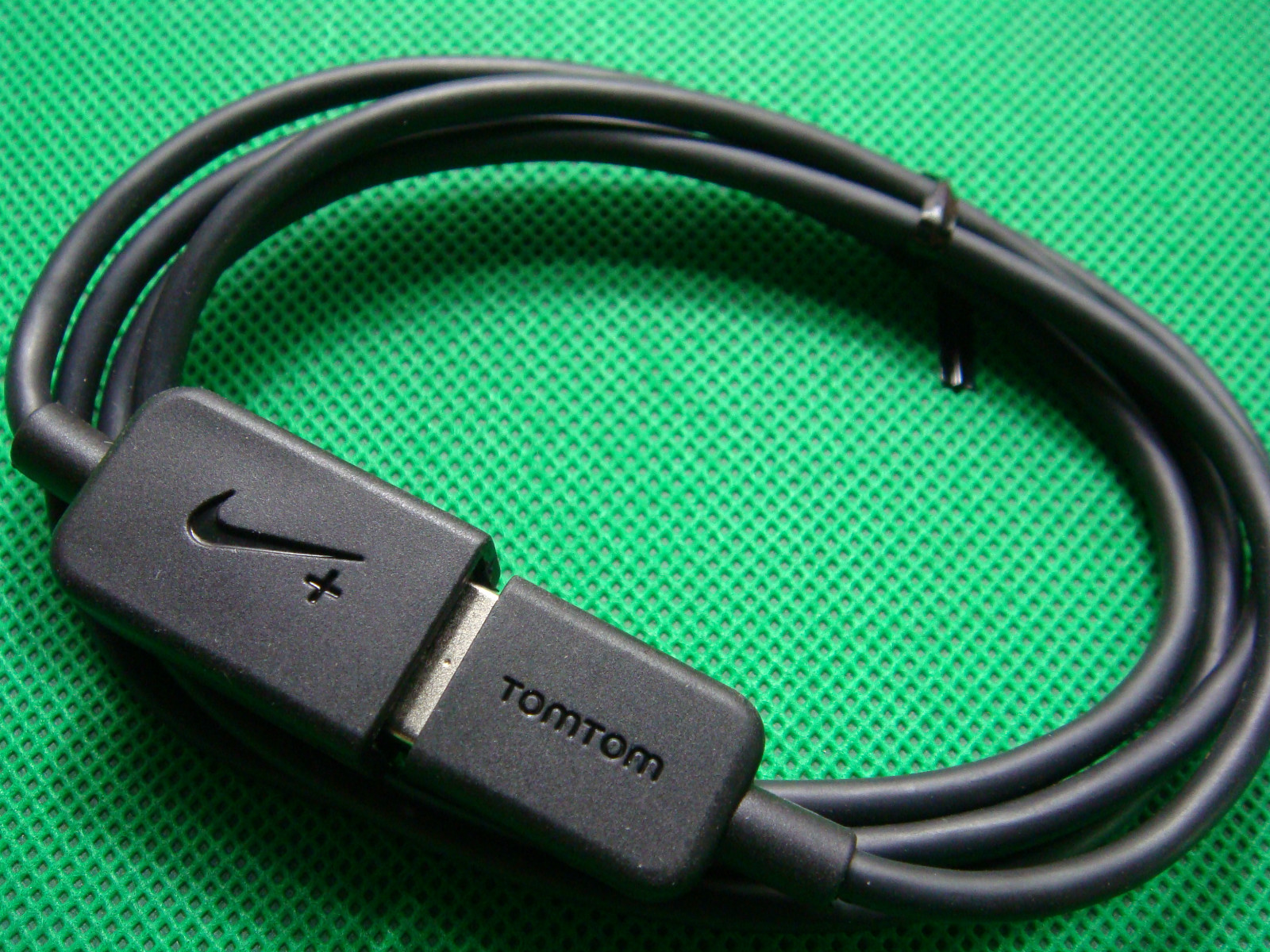 TOMTOM NIK NIKE FUELBAND SPORTWATCH GPS SPORT WATCH BRACELET USB CHARGER CABLE