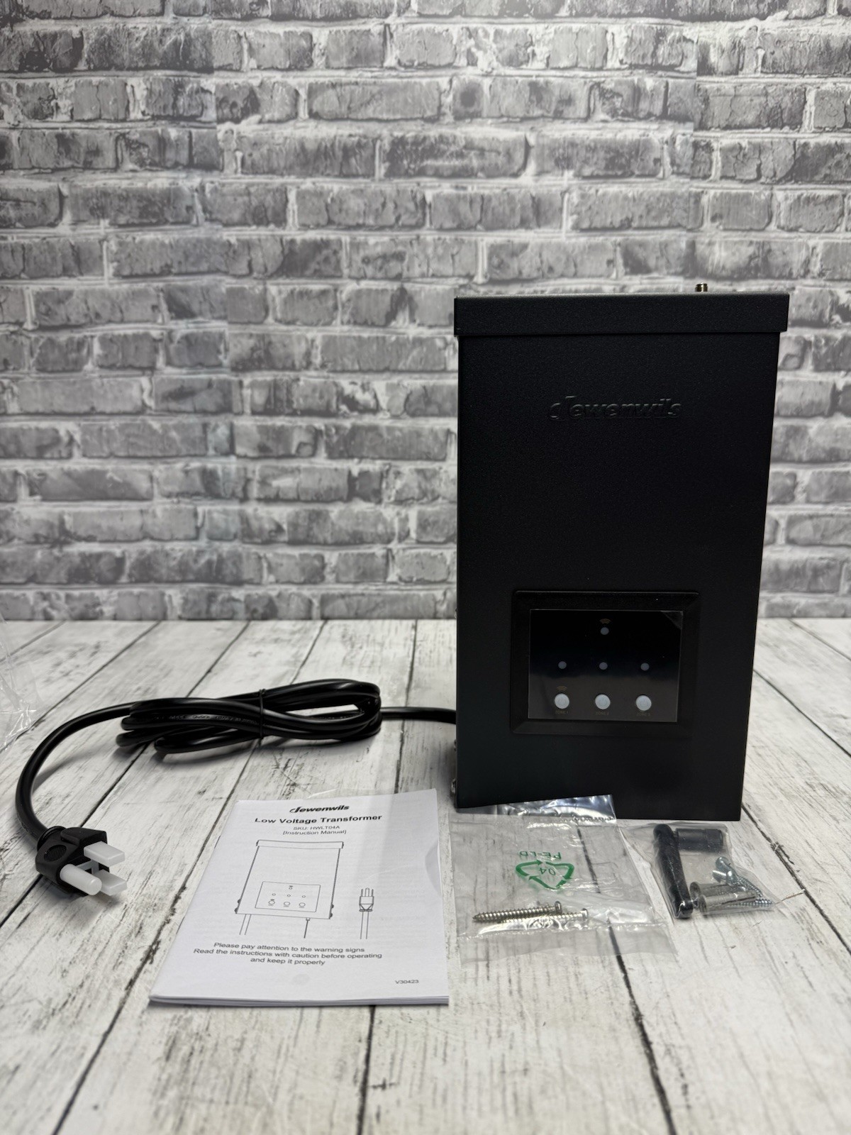 DEWENWILS 200W Wi-Fi Low Voltage Transformer with Schedule & Timer Black HWLT04A