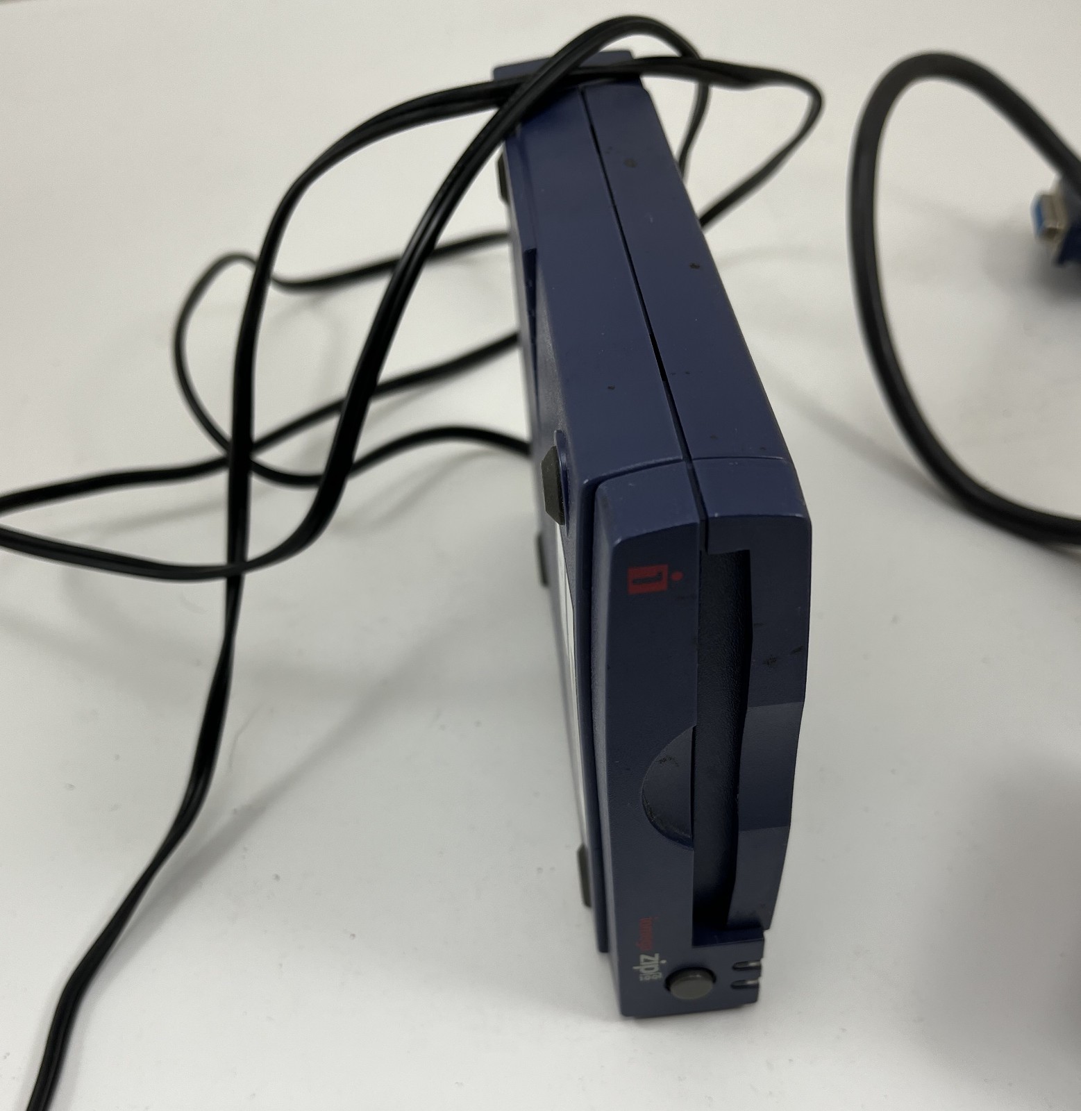 Iomega Z100P2 ZIP 100 25-Pin SCSI Parallel External Floppy ZIP Drive