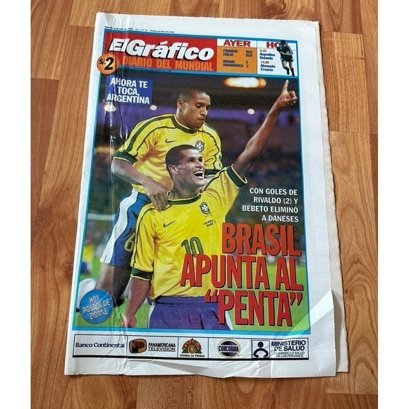 VTG El Grafico Julio 1998 Newspaper Brasil apunta al Penta