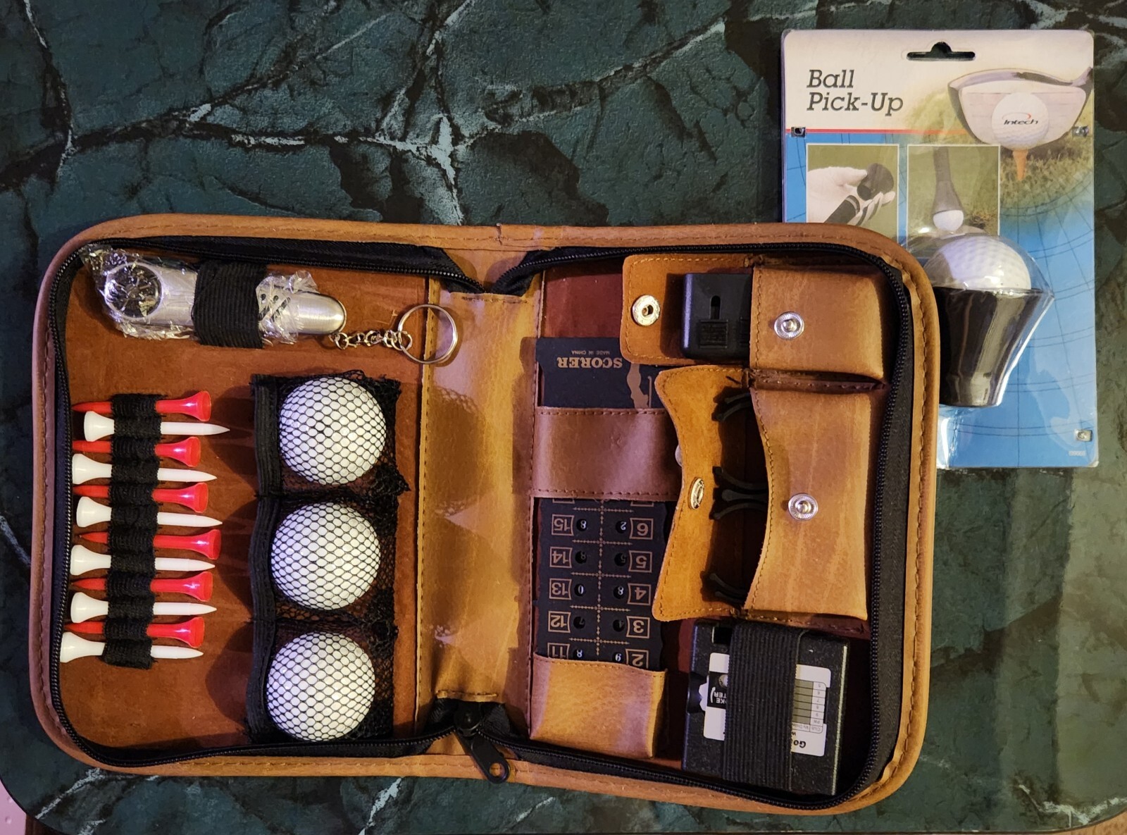 Golf Gifts for Men & Women Golf Accessorie Set Hi-End Case Plus Ball Pick-up NOS