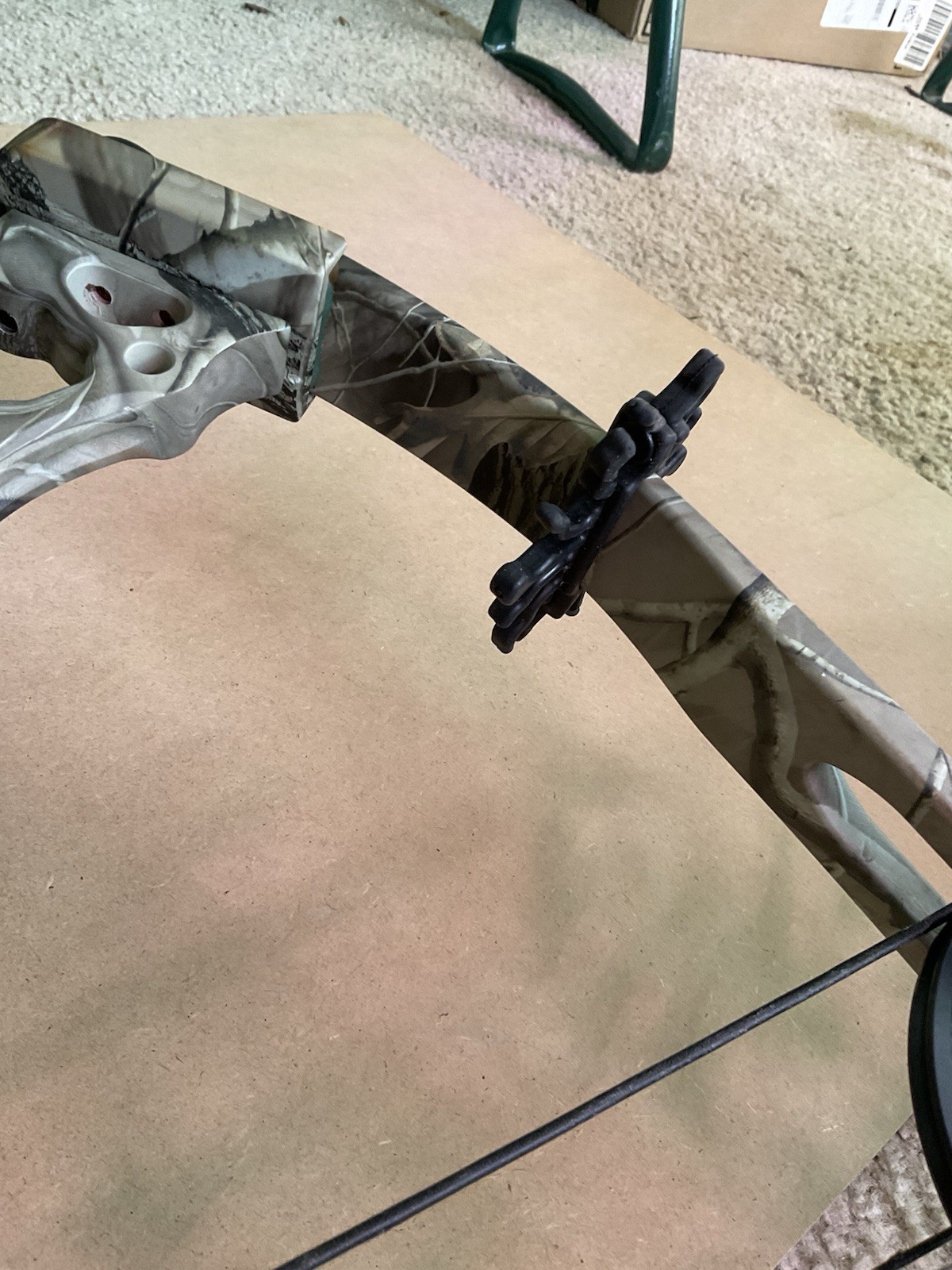 DIAMOND ARCHERY STUD RH BOW