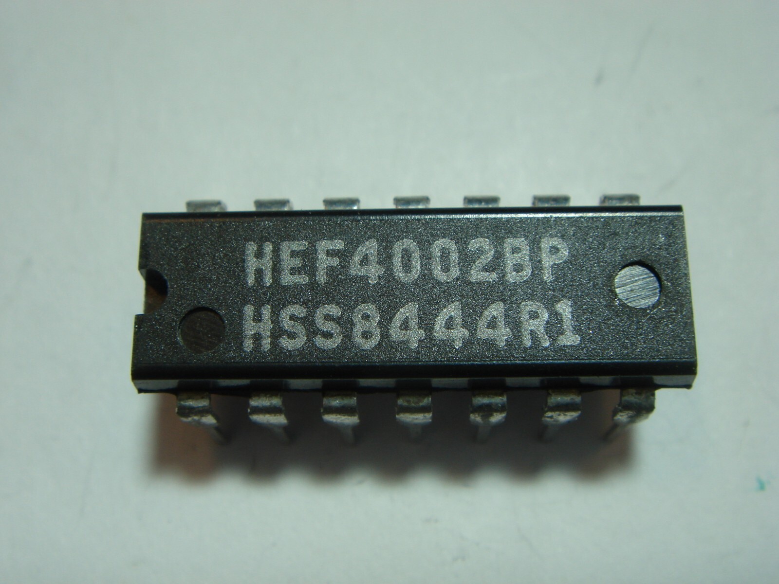 1x HEF4002 CMOS IC Circuit #AN71-4