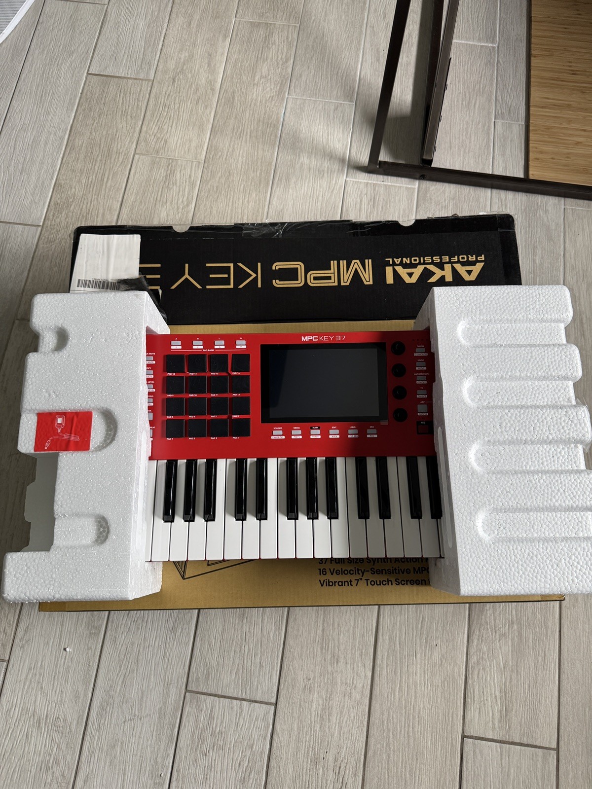 Akai Professional MPC Key 37 Standalone Sampling Workstation Near Mint