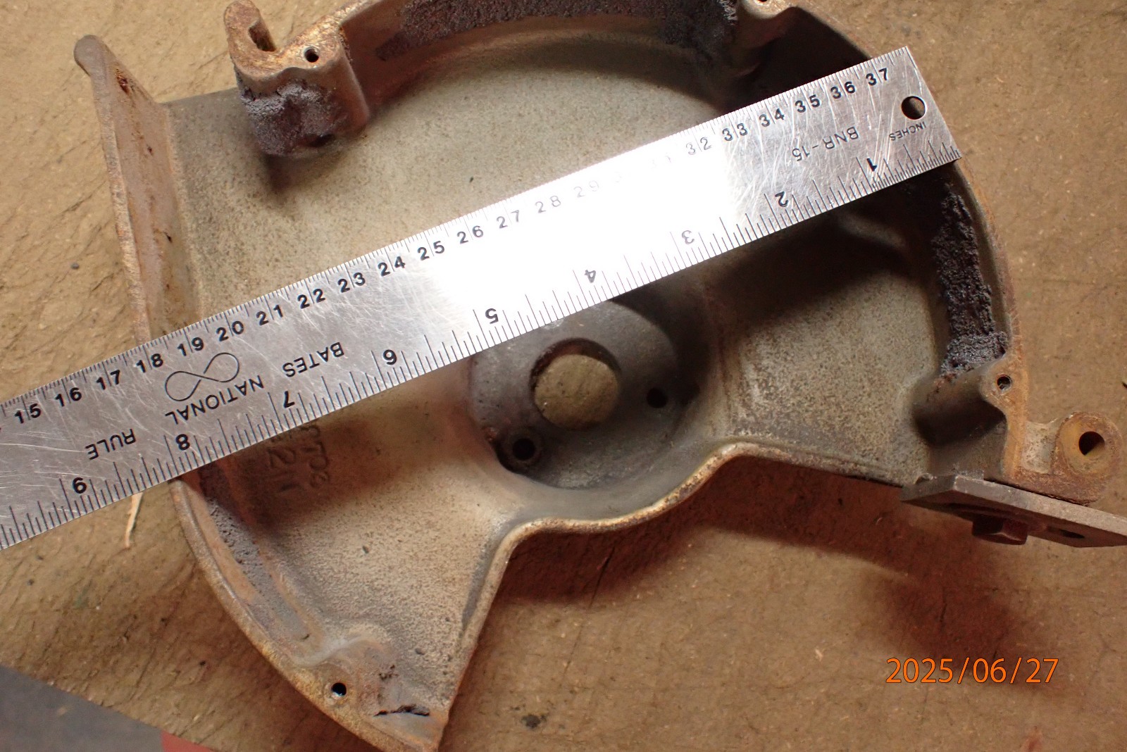 CRAFTSMAN 115.7575 BENCH GRINDER LEFT SIDE INSIDE WHEEL COVER CASTING