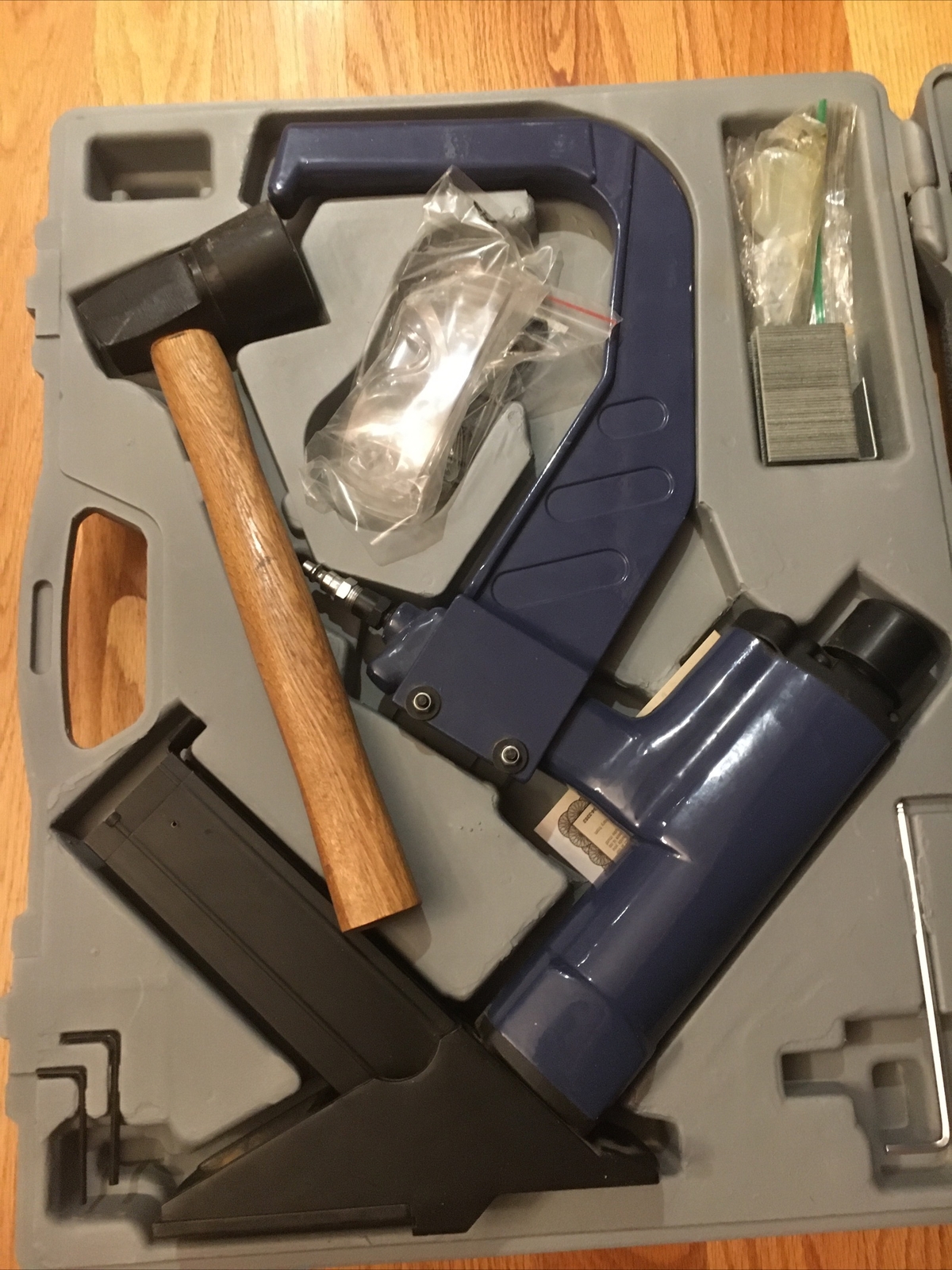 Central Pneumatic Contractor Series Stapler With Hammer And Case 90399