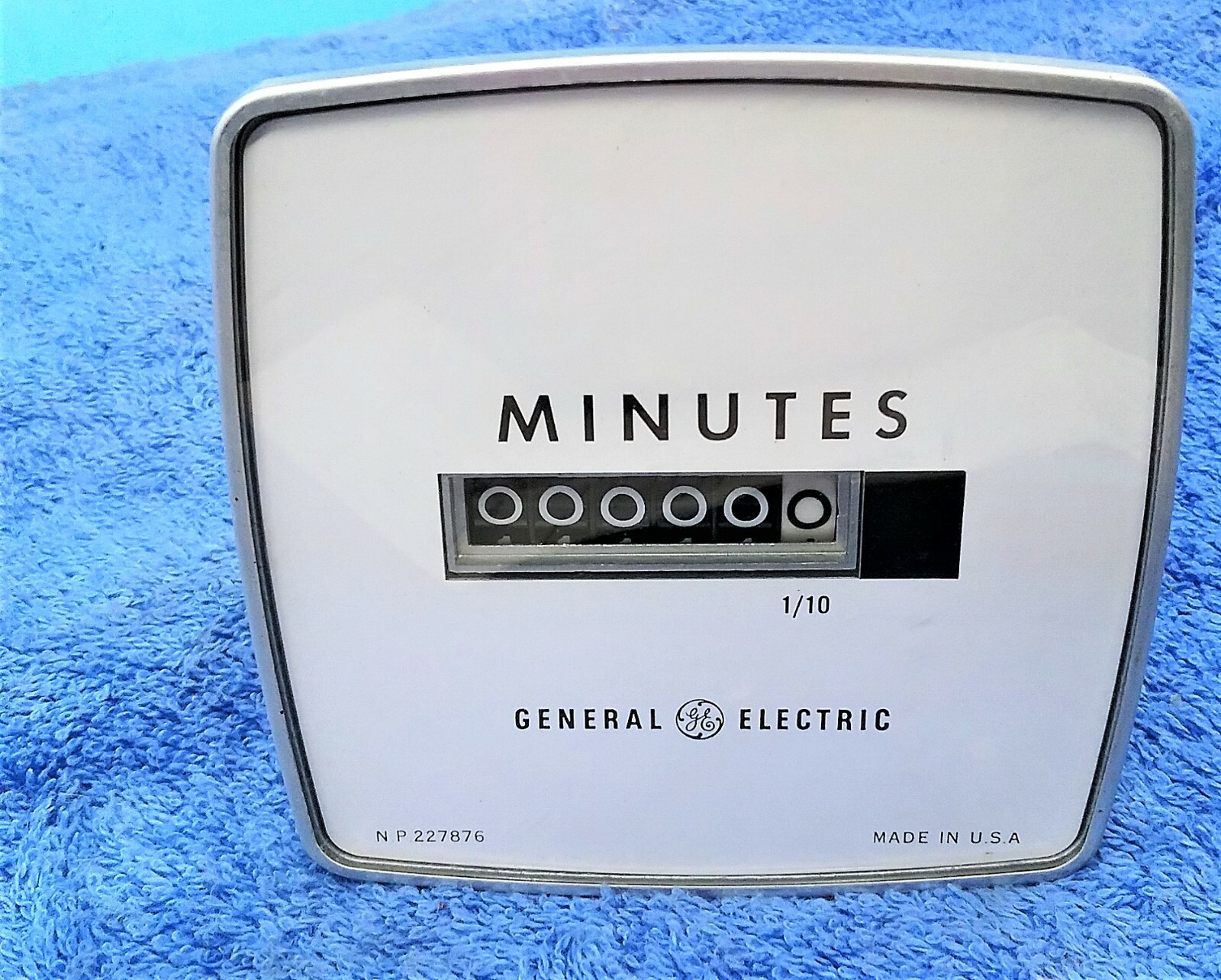 1 NOS GE General Electric Type 236 Time Meter 120V AC 60 Cy  NO. 50-236301AAAA3