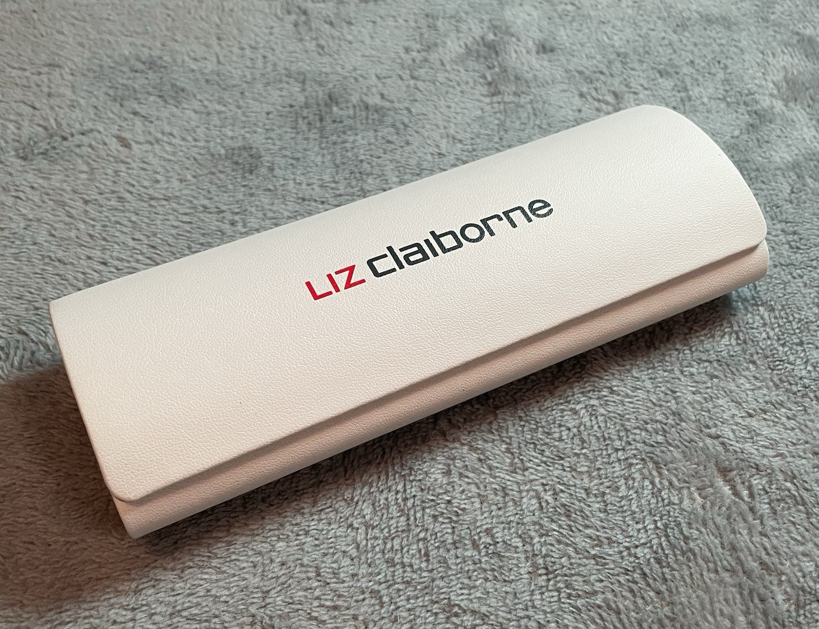 NEW Liz Claiborne Eyeglasses Sunglasses Case White Hard Shell Magnetic Flap