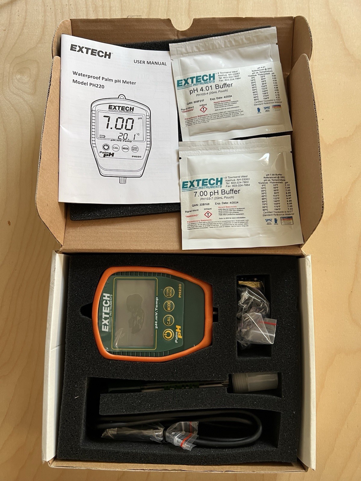 EXTECH PH220 Waterproof Palm pH Meter with Cabled Electrode Cable Portable