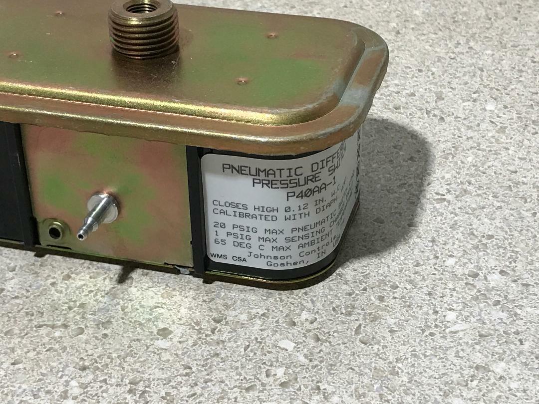 Johnson Controls Pneu. Pressure Control P40AA-1C NEW