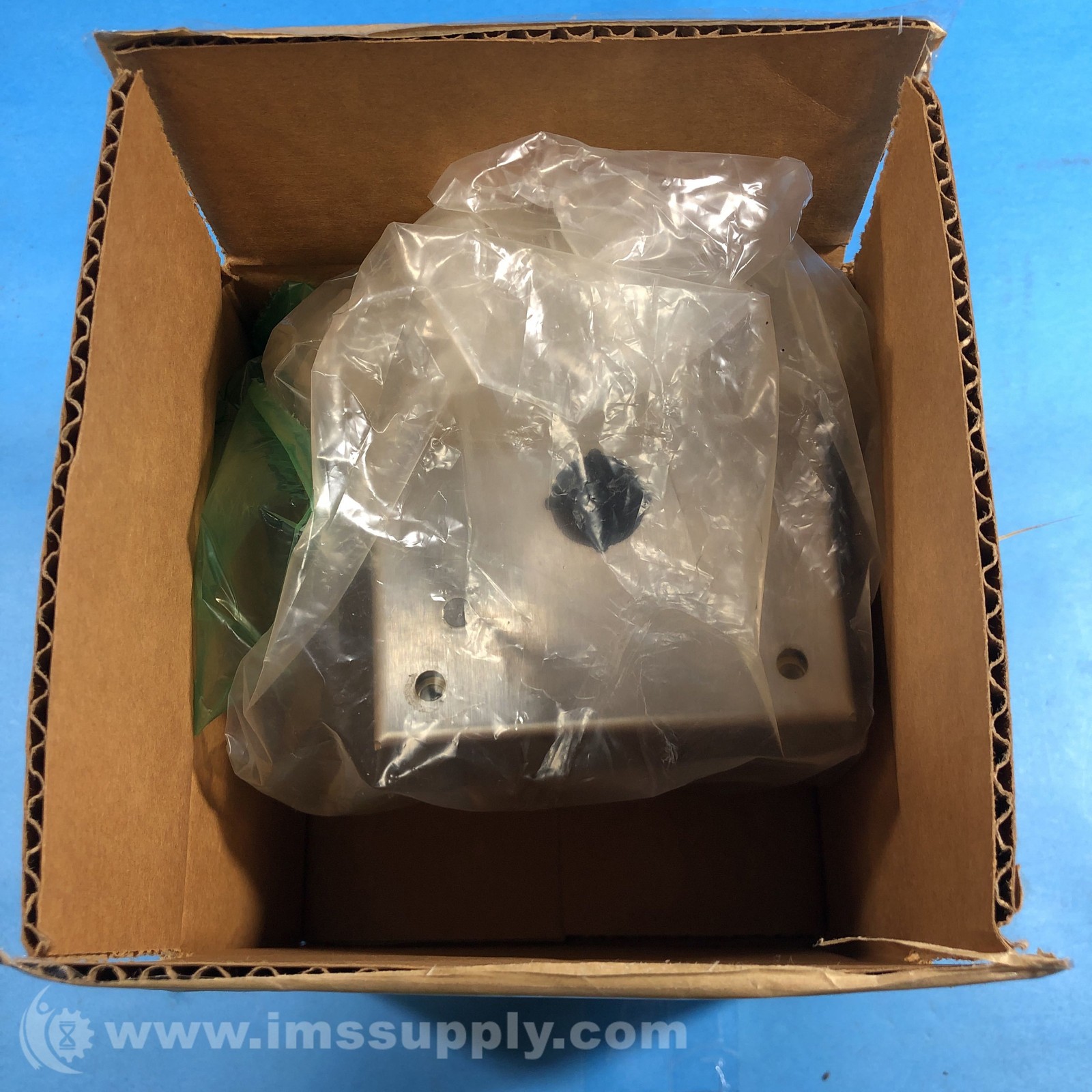 Saginaw Control and Engineering SCE-1PBXSS6I Pushbutton Enclosure 2692