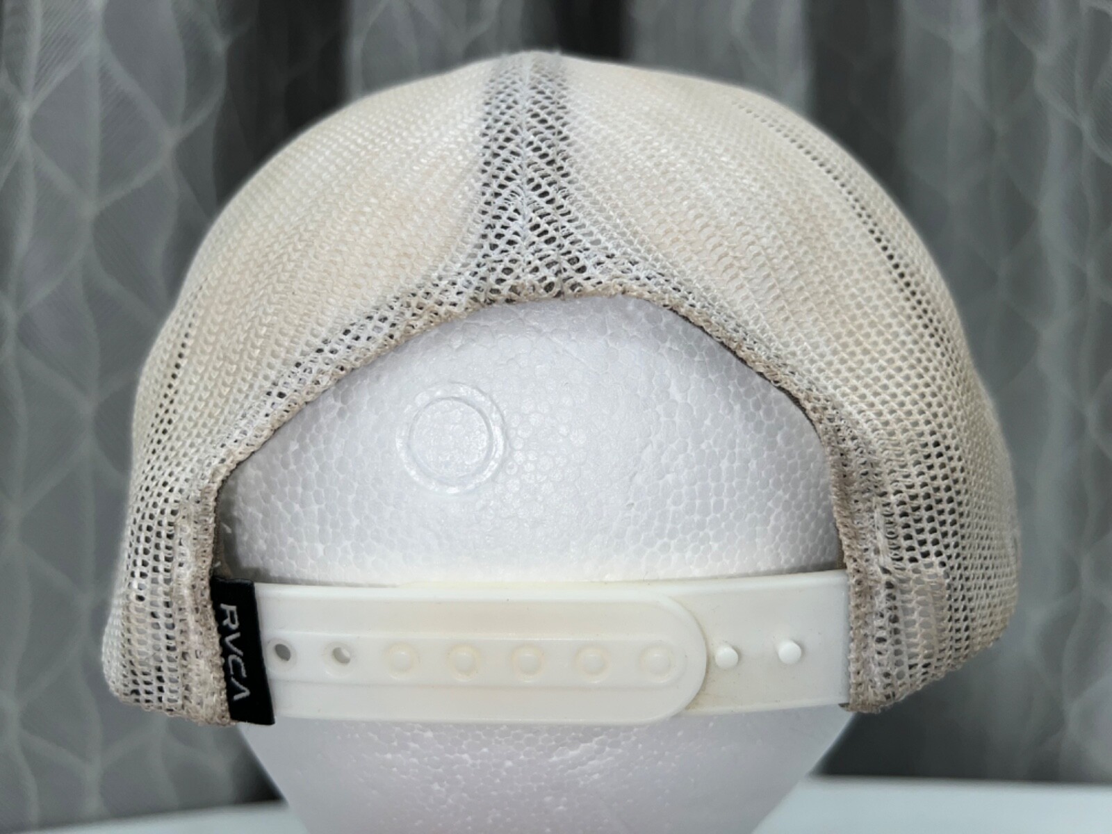 RVCA 2001 Leather Patch Diamond black White Fabric White Mesh HatCapSnapback EUC