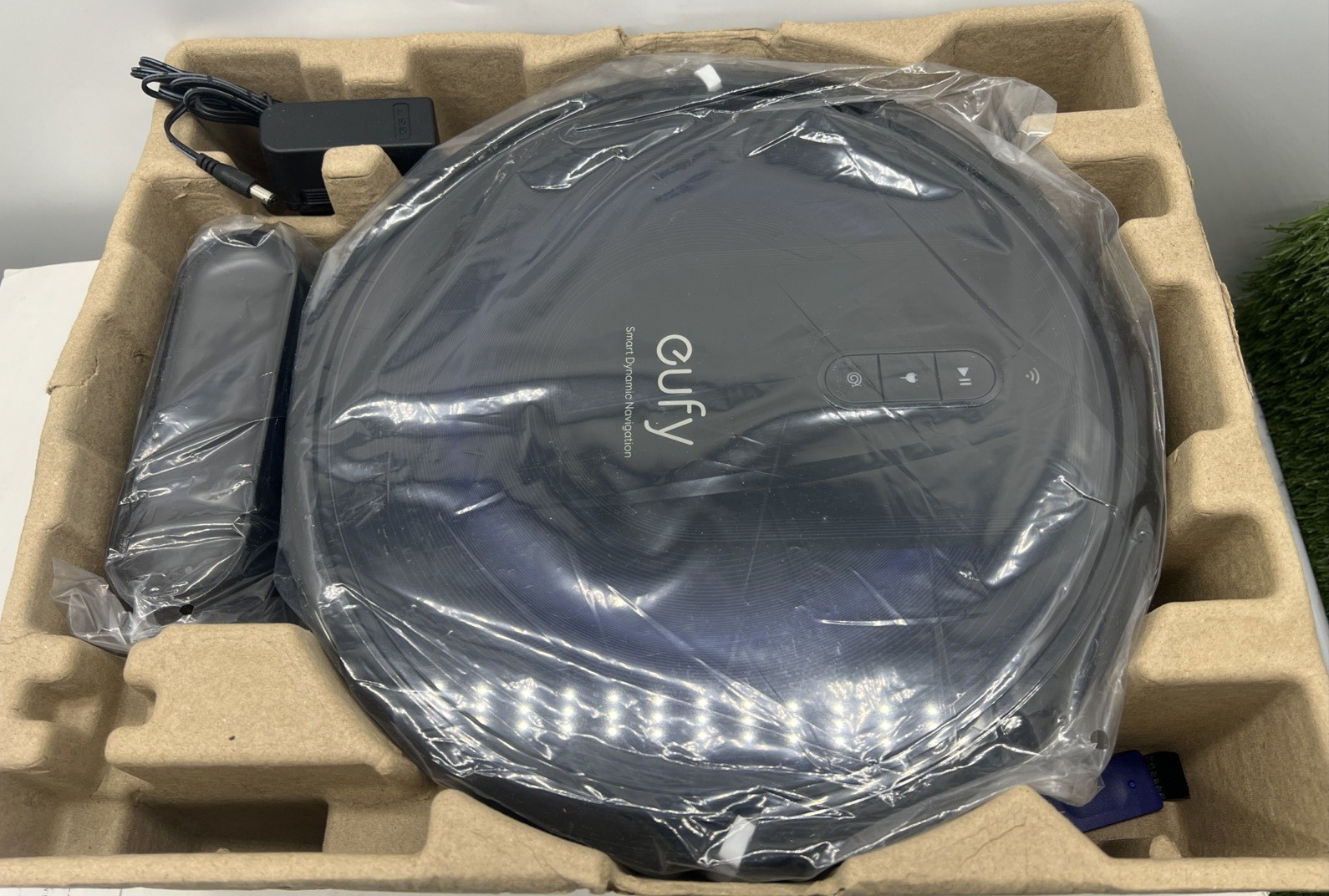 Eufy by Anker RoboVac G30 Robot Cleaner Alexa/google T2250 -BLACK  (Open Box)