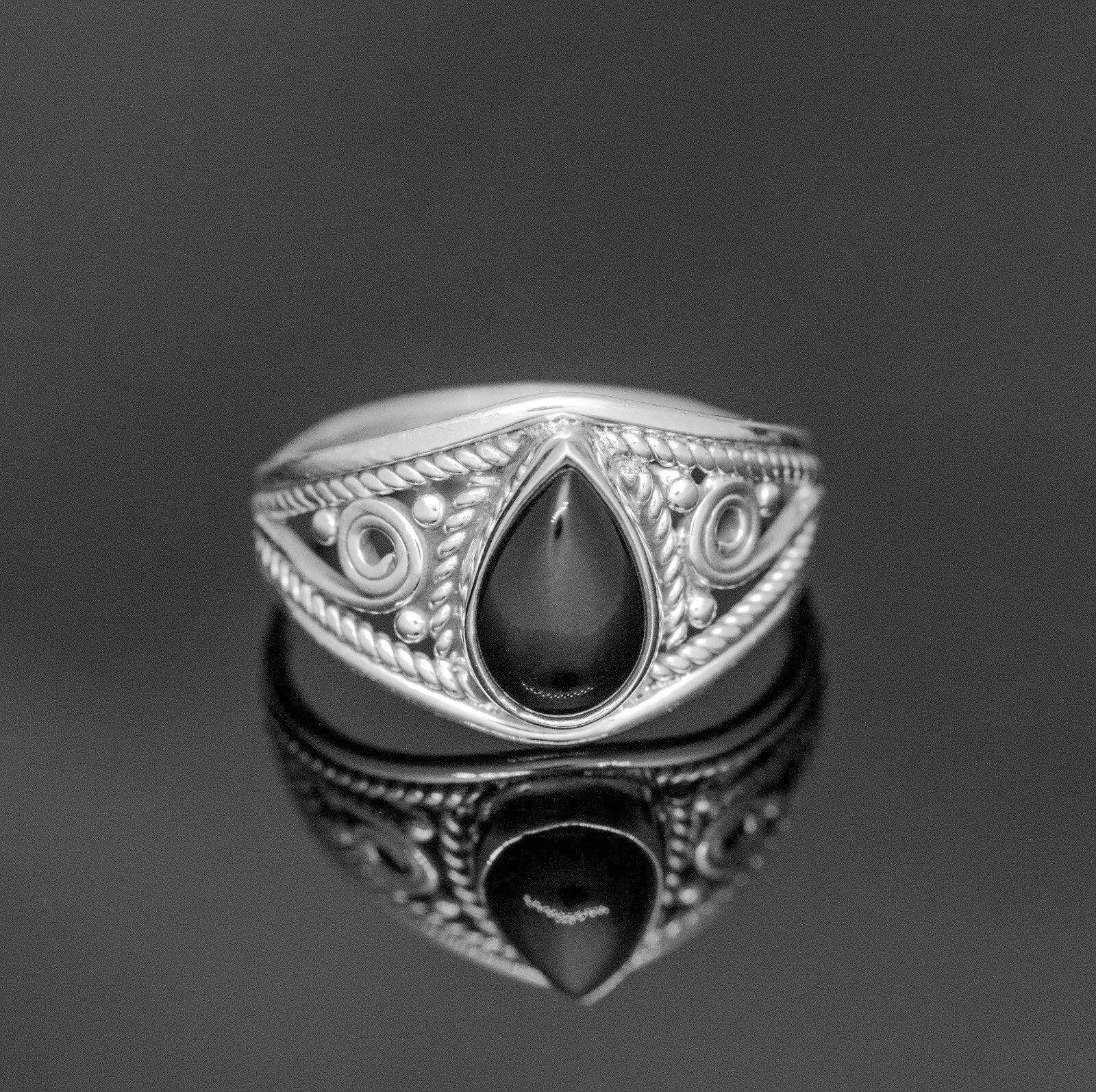 925 Sterling Silver Ladies Black Onyx Pear Gemstone Ring Gift Boxed Jewellery
