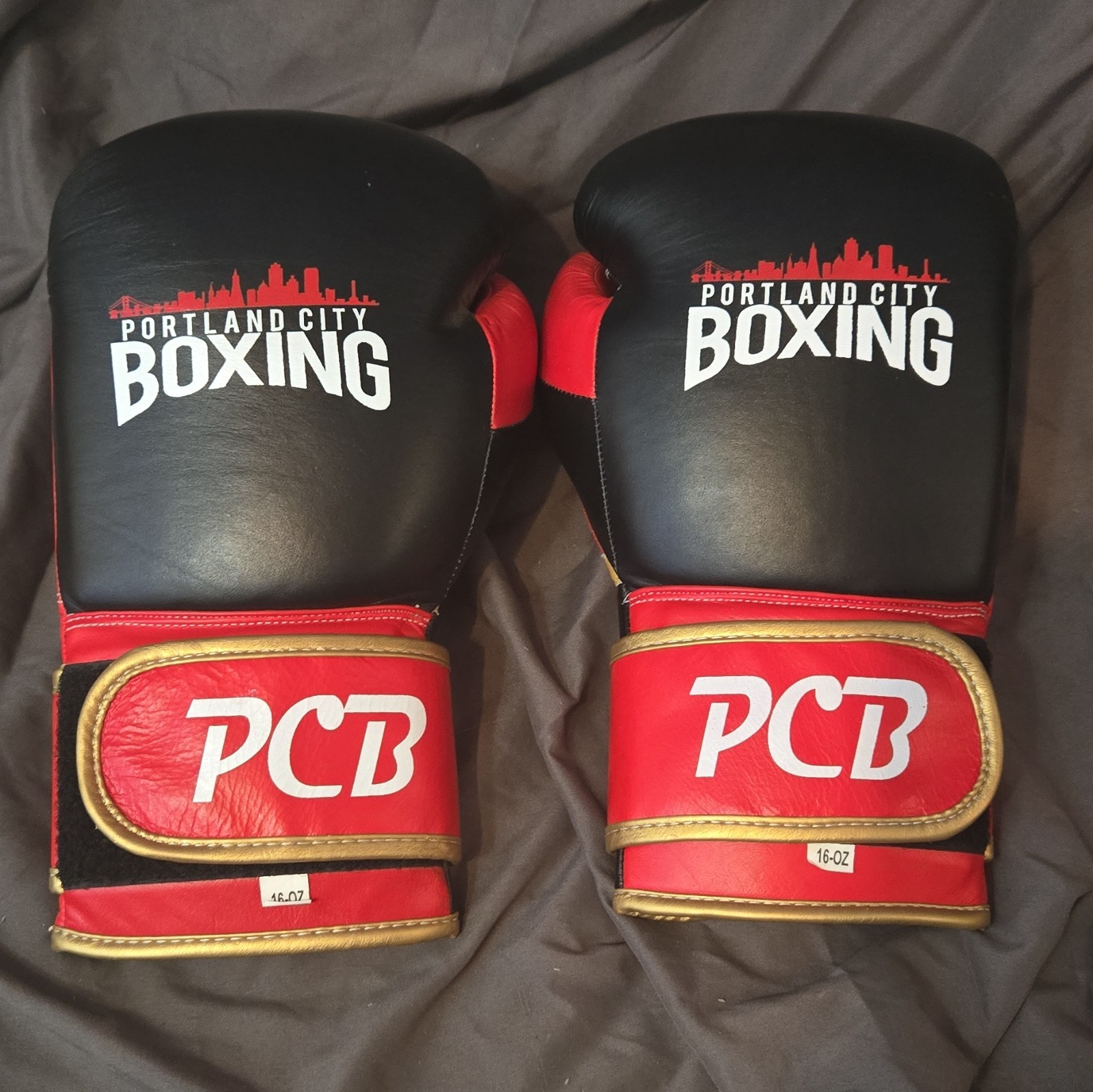 16  Oz Boxing Gloves With Free Hand Wraps