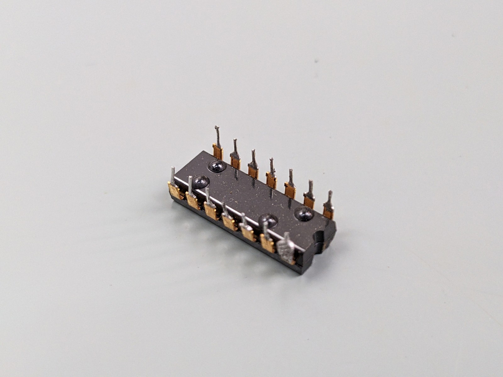 (2) Motorola MC408P MTTL Quad 2-Input NAND Gate ICs, SOLDER PULLS
