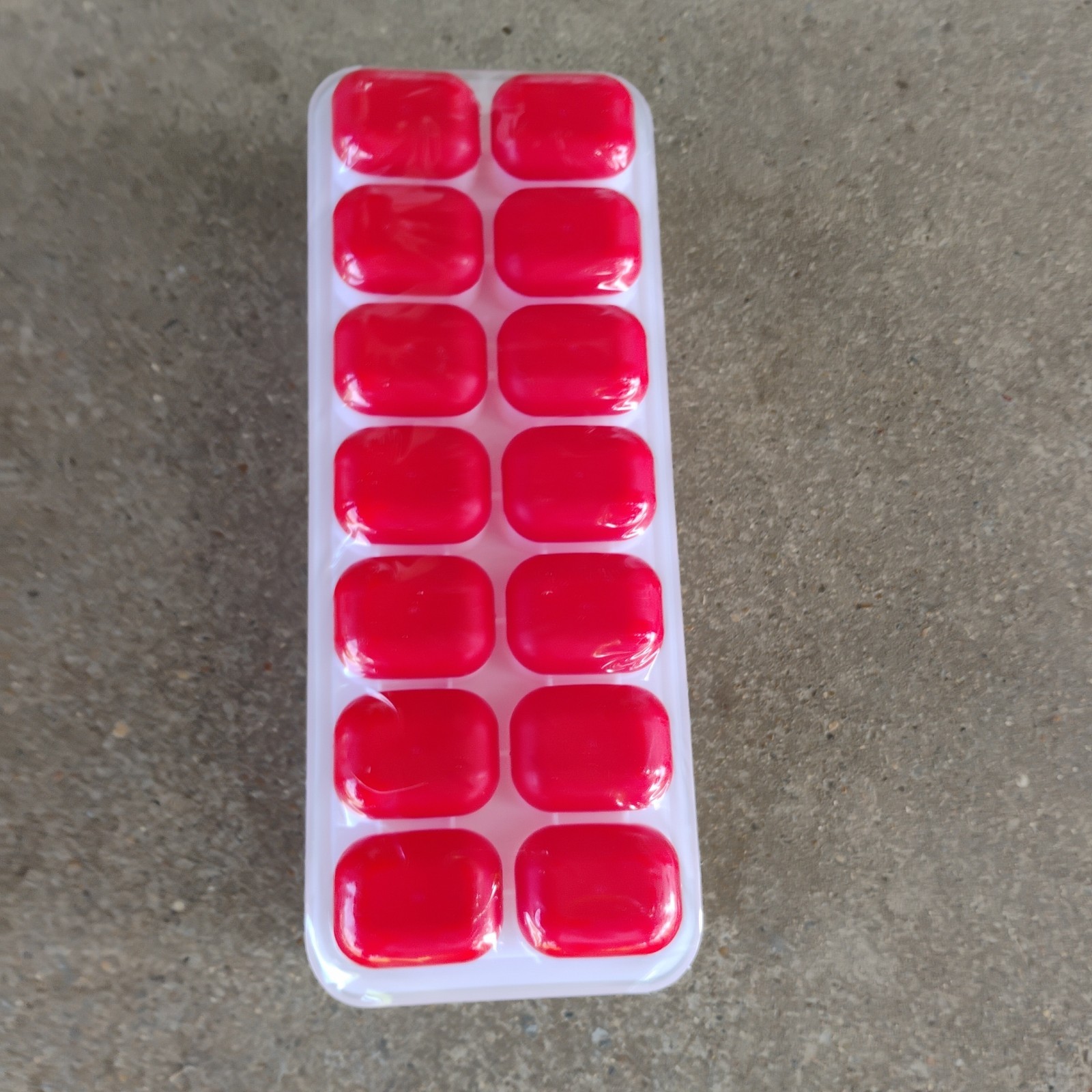 New 4 Pack Silicone/Plastic 14-Cube Ice Cube Tray Easy Release, Ridgid Top