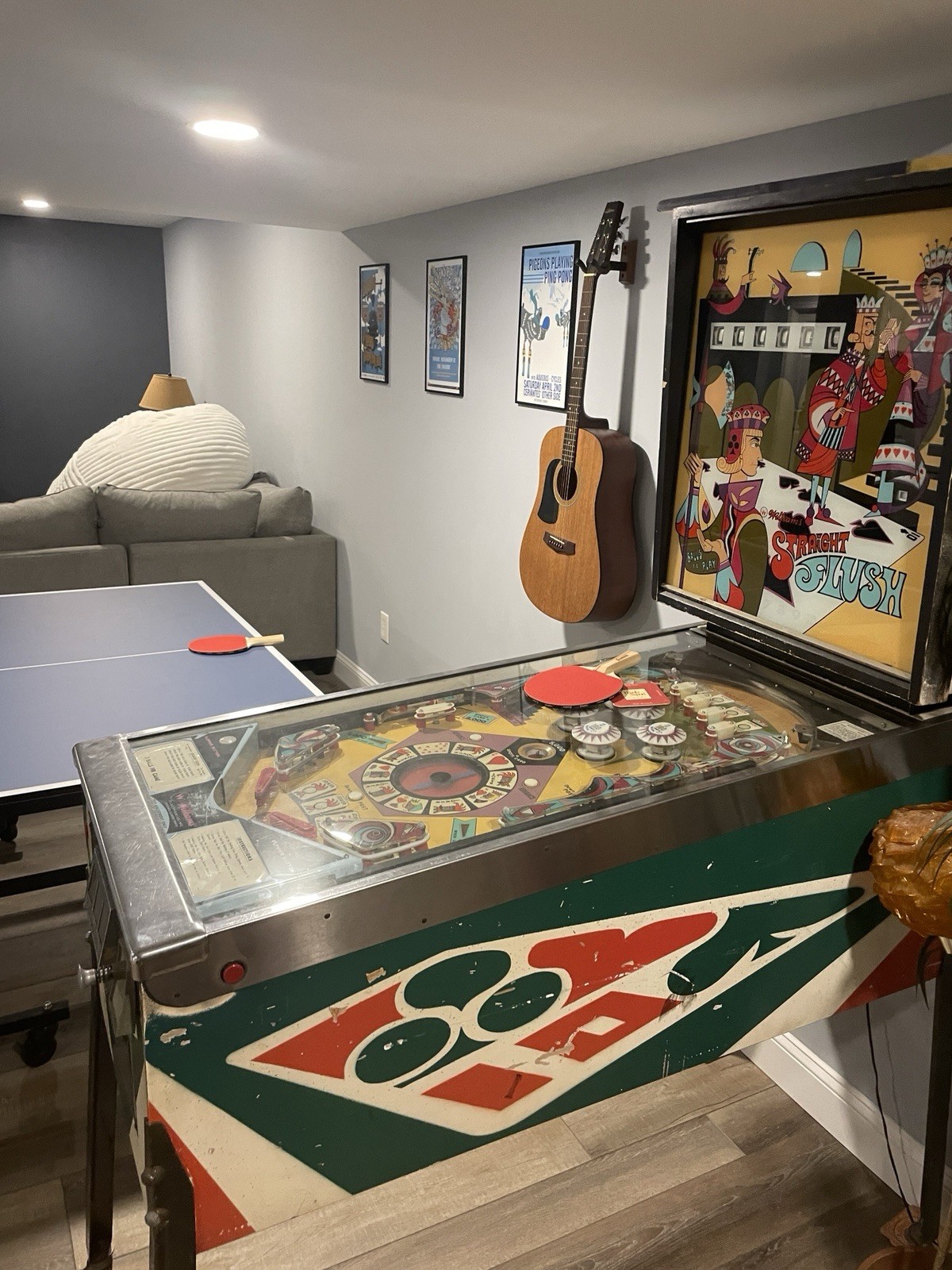 1970 Straight Flush Pinball Machine
