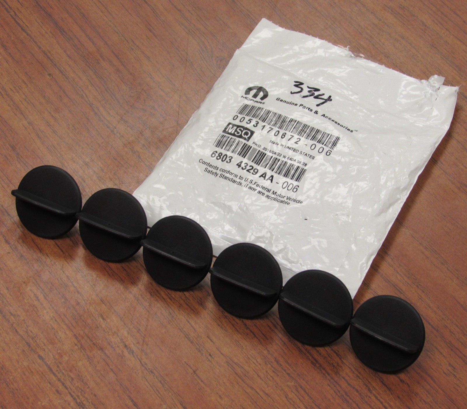 NOS Mopar OEM 68034329AA Trailer Weight Distribution Retainer Lot Of (6)