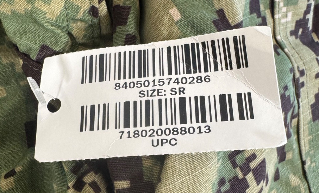 New US Navy USN NWU Type III AOR2 Working Uniform Blouse Jacket Small Regular