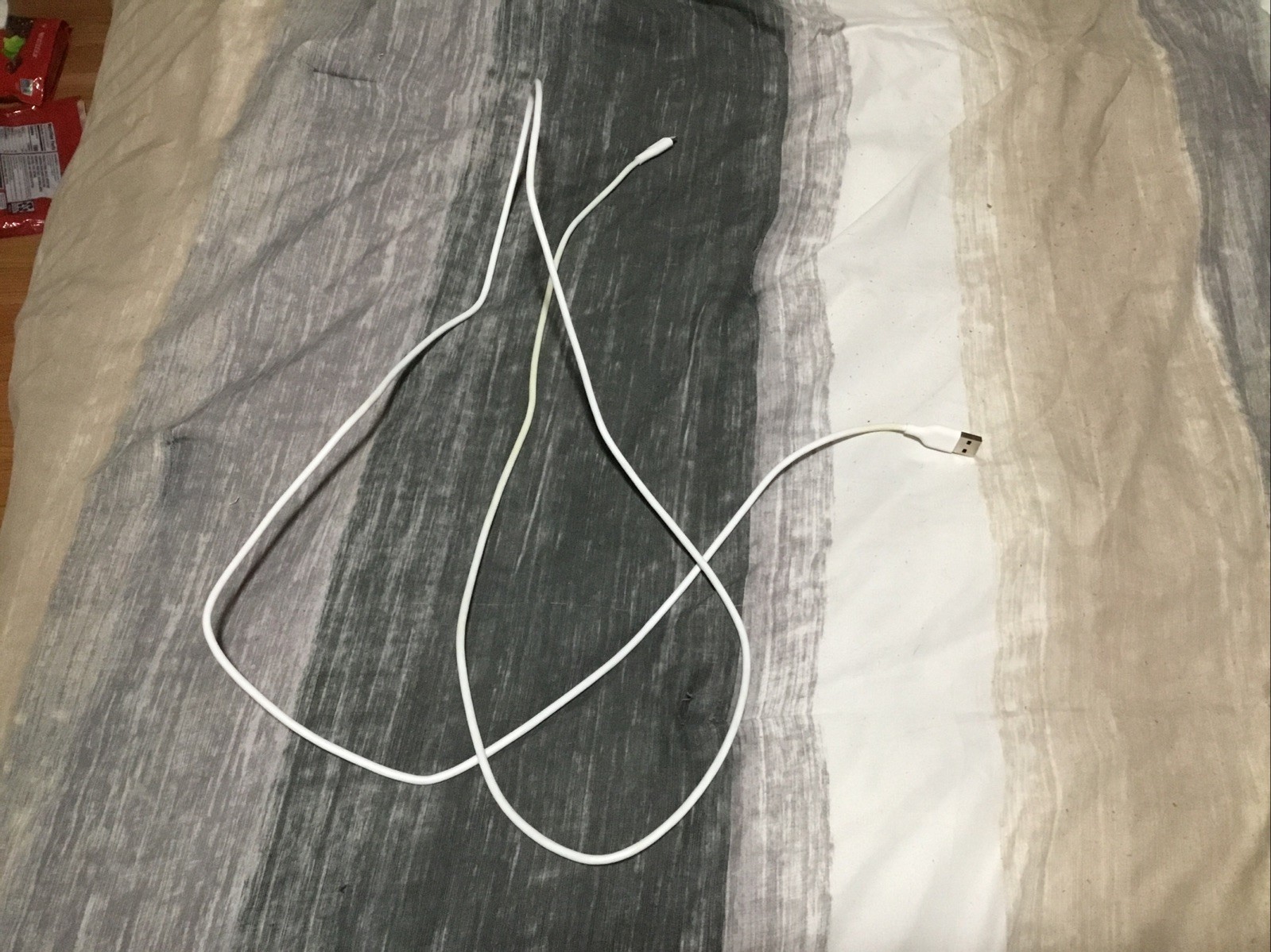 6 ft long amazon essentials iPad charger