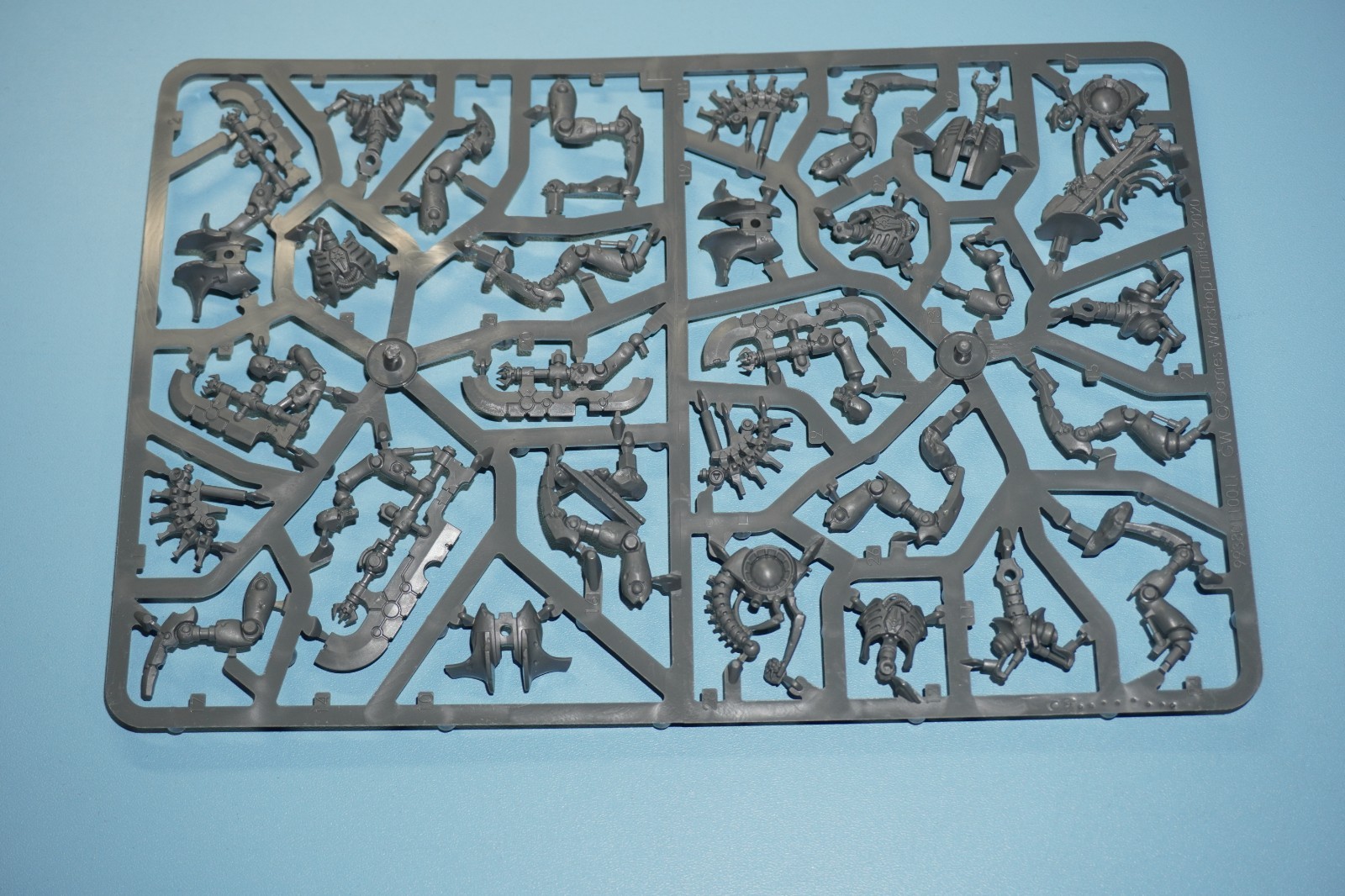 Warhammer 40k Necrons Skorpekh Destroyers on Sprue