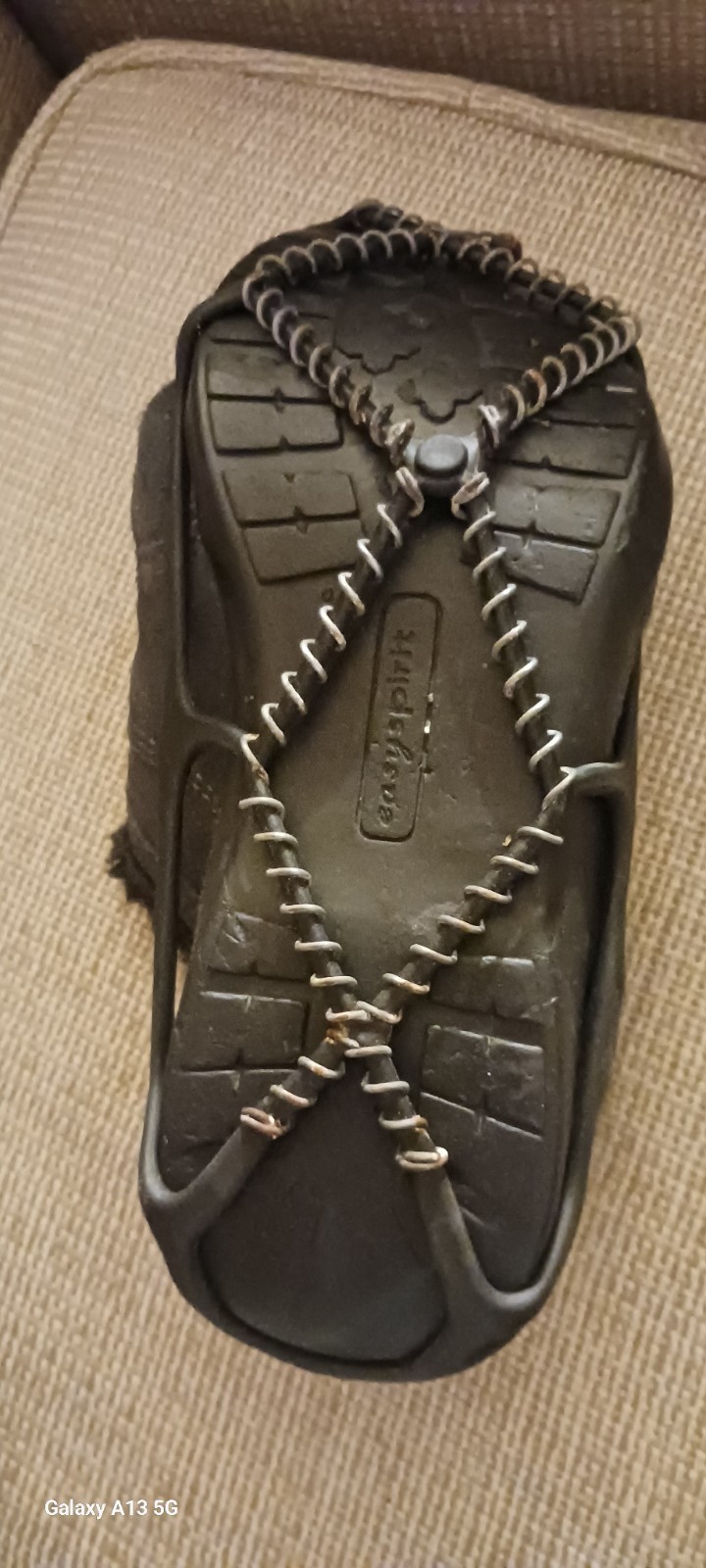 Yak Trax Walker Traction Cleats for Snow and Ice Black Fits Size 9
