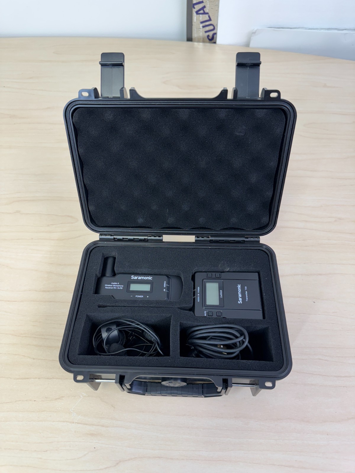 Saramonic UwMic9 TX9 Wireless Lavalier Mic System w/ RX-XLR9 Receiver Case