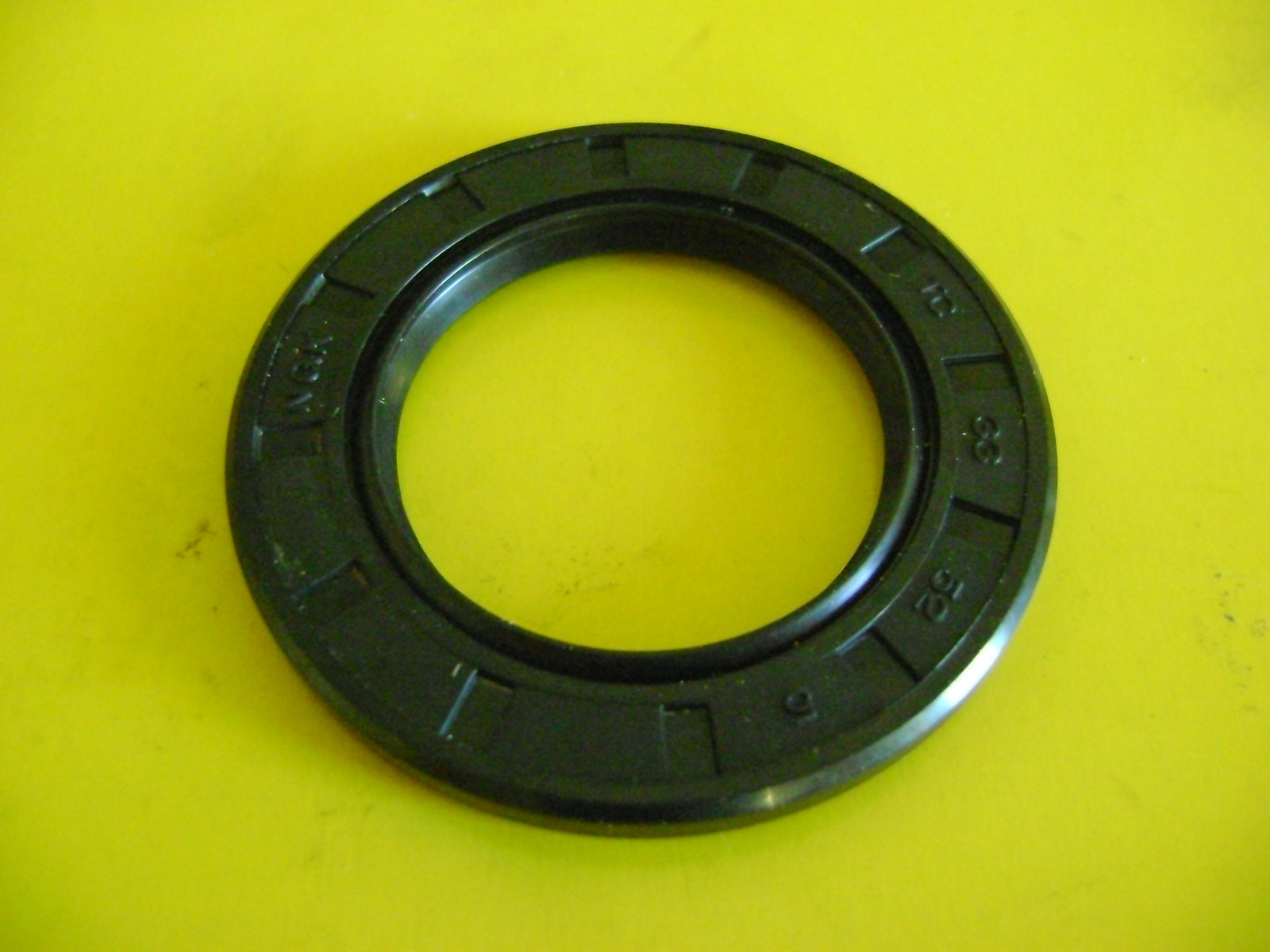 NEW TC 33X52X5 DOUBLE LIPS METRIC OIL / DUST SEAL 33mm X 52mm X 5mm
