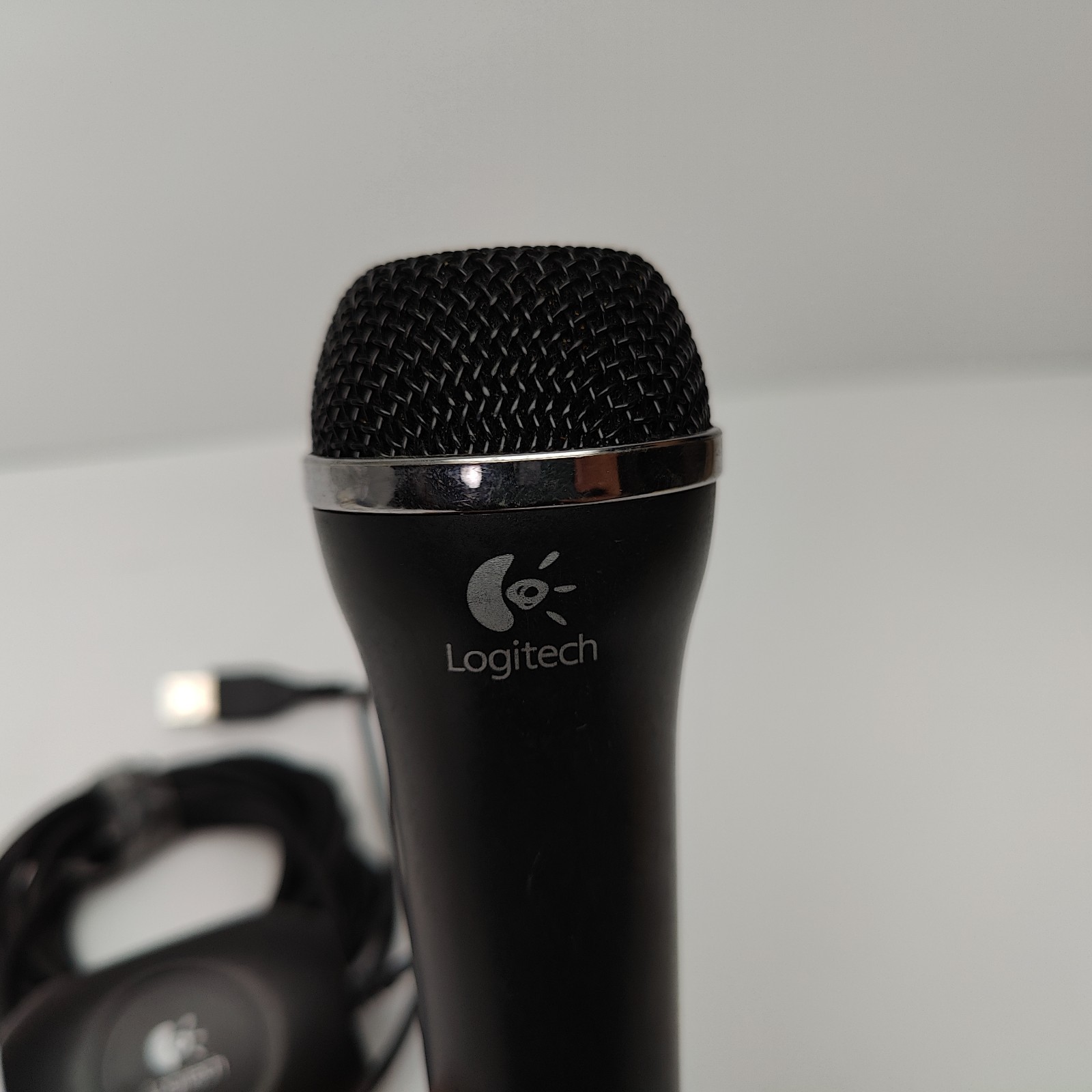 Logitech USB Microphone Wired PC Mic White USB Plug Play Computer Karaoke Mic